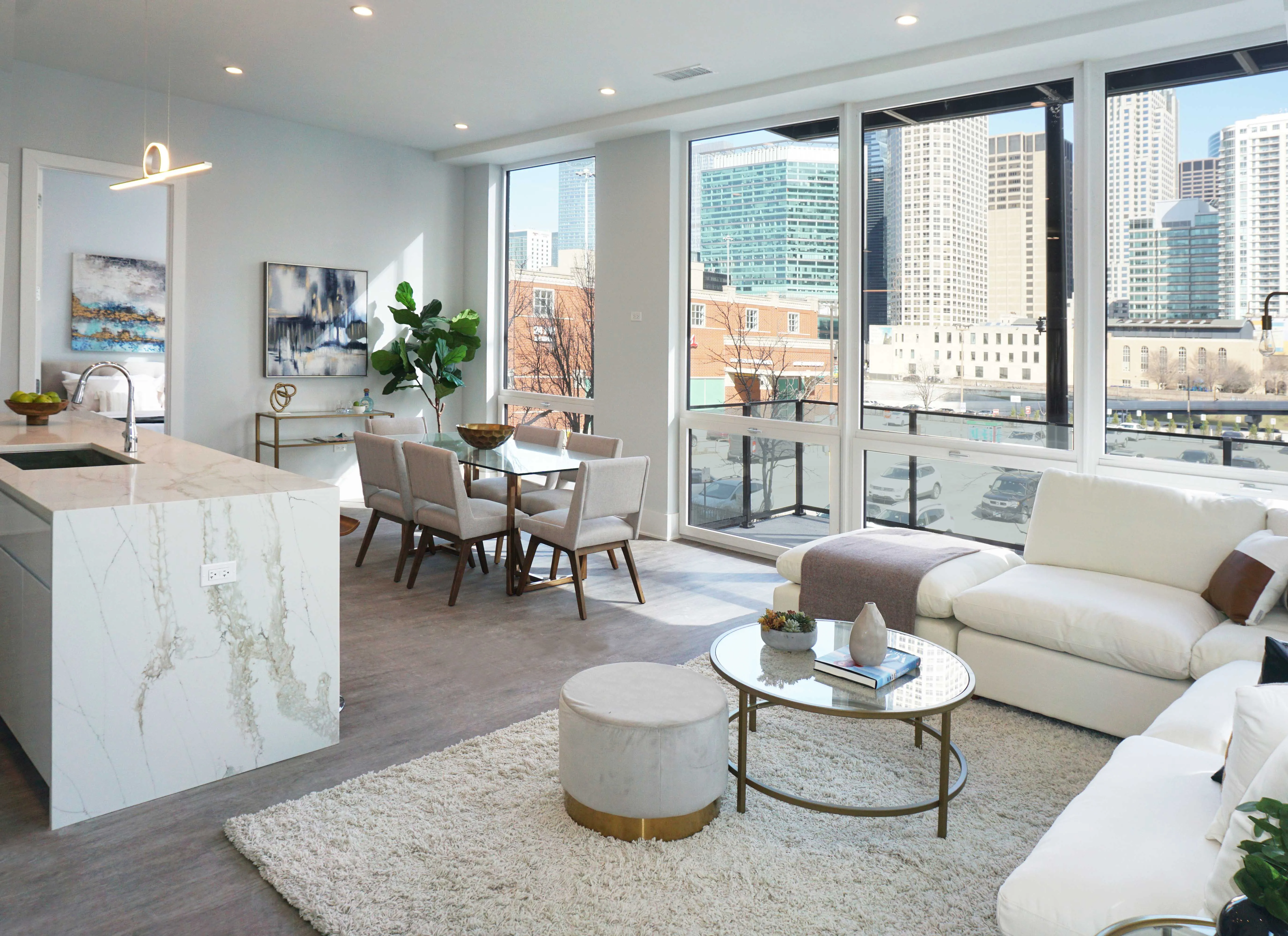 812 W Adams St   60607 60607-Luxe Suites Chicago-Chicago-IL