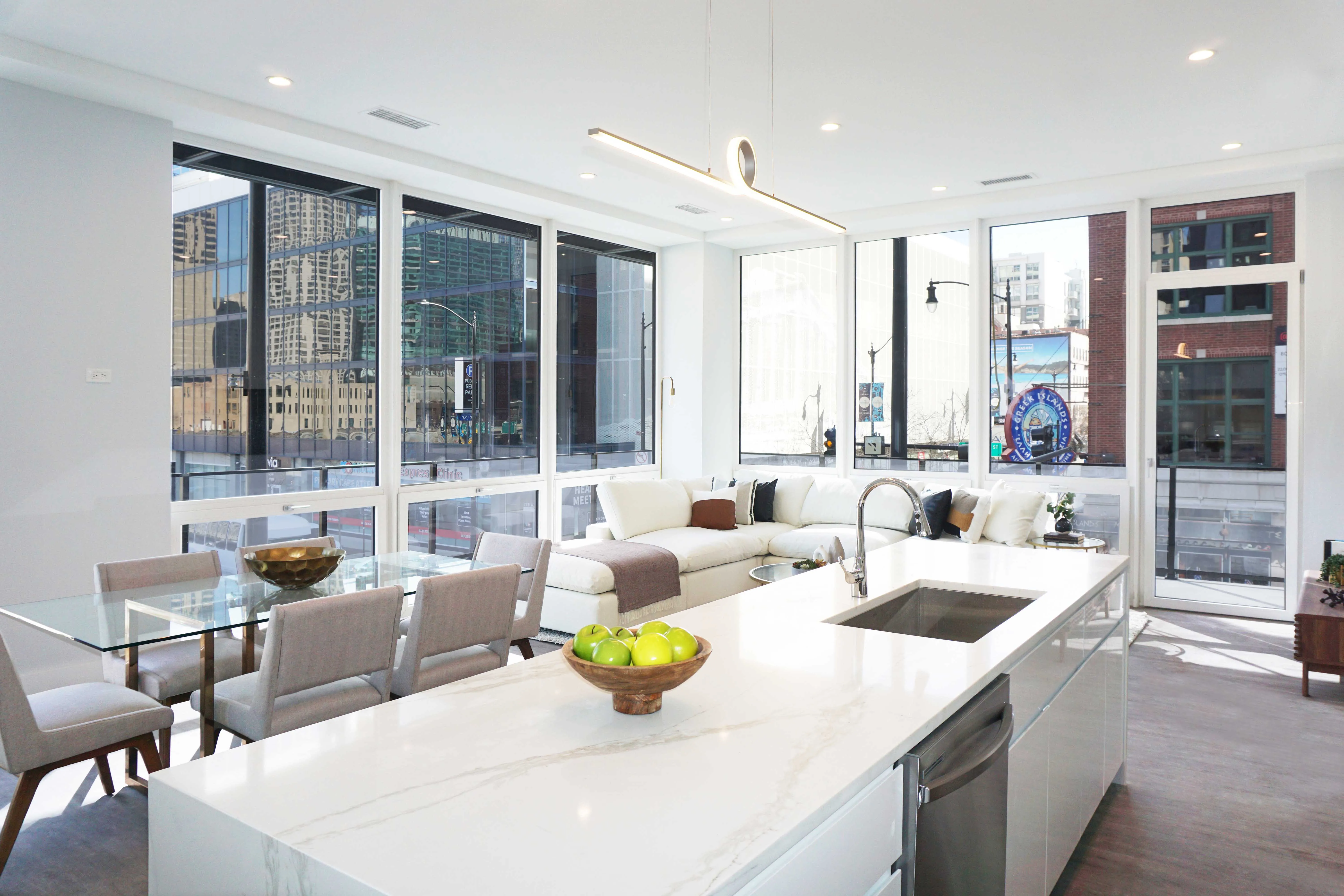 812 W Adams St 60607 60607-Luxe Suites Chicago-unit#200-Chicago-IL