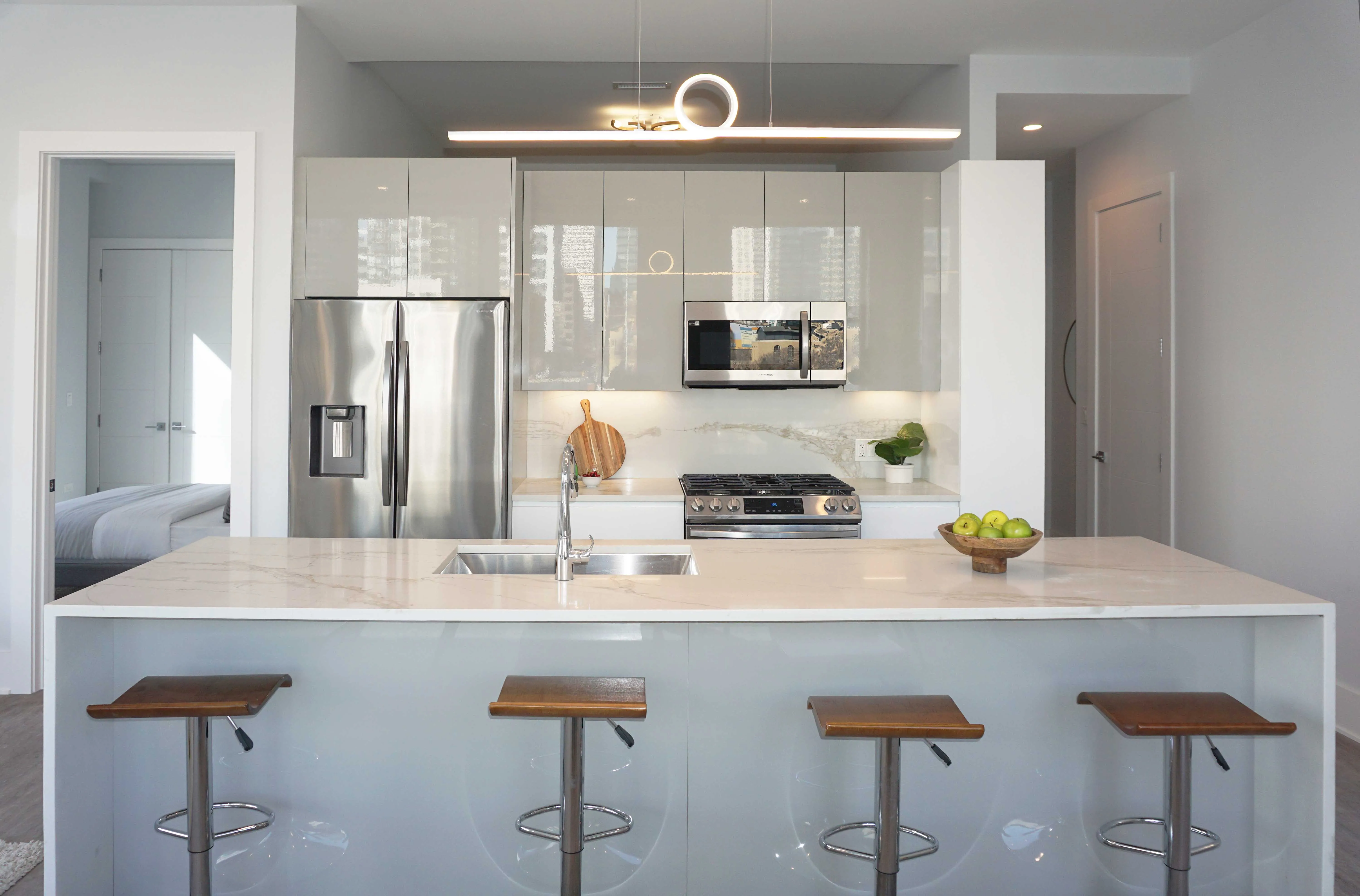 812 W Adams St   60607 60607-Luxe Suites Chicago-Chicago-IL