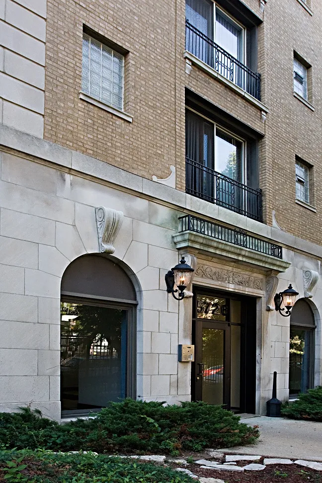 5726 N Winthrop Ave   60660 60660-unit#406-Chicago-IL