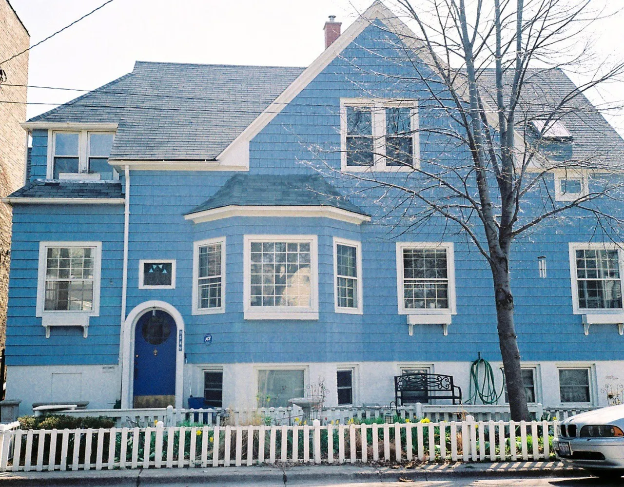 4149 N Wolcott Ave 60613 60613-Blue House-Chicago-IL