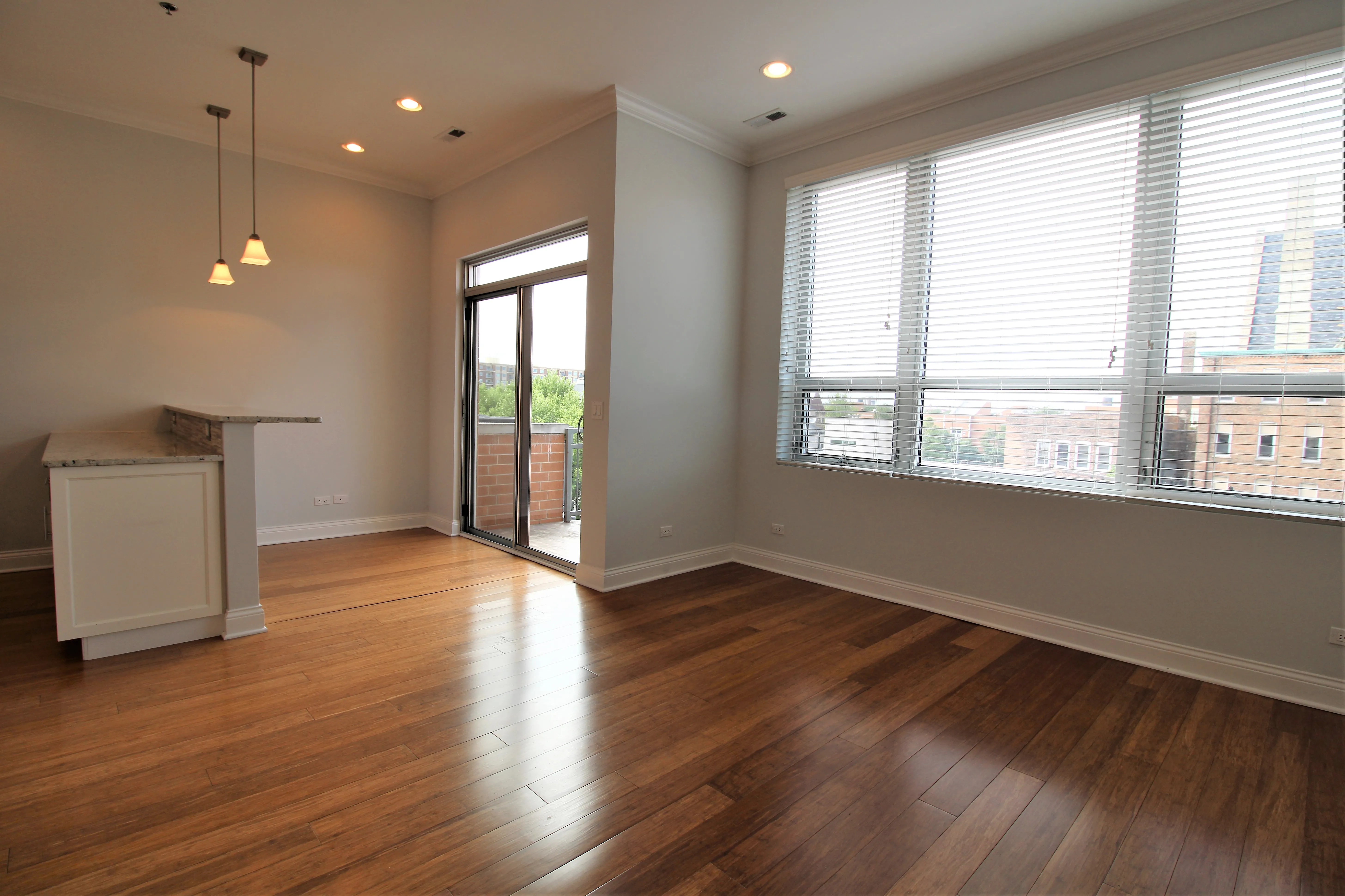 luxury kitchen at Warren Ashland Place Apartments in the West Loop Chicago