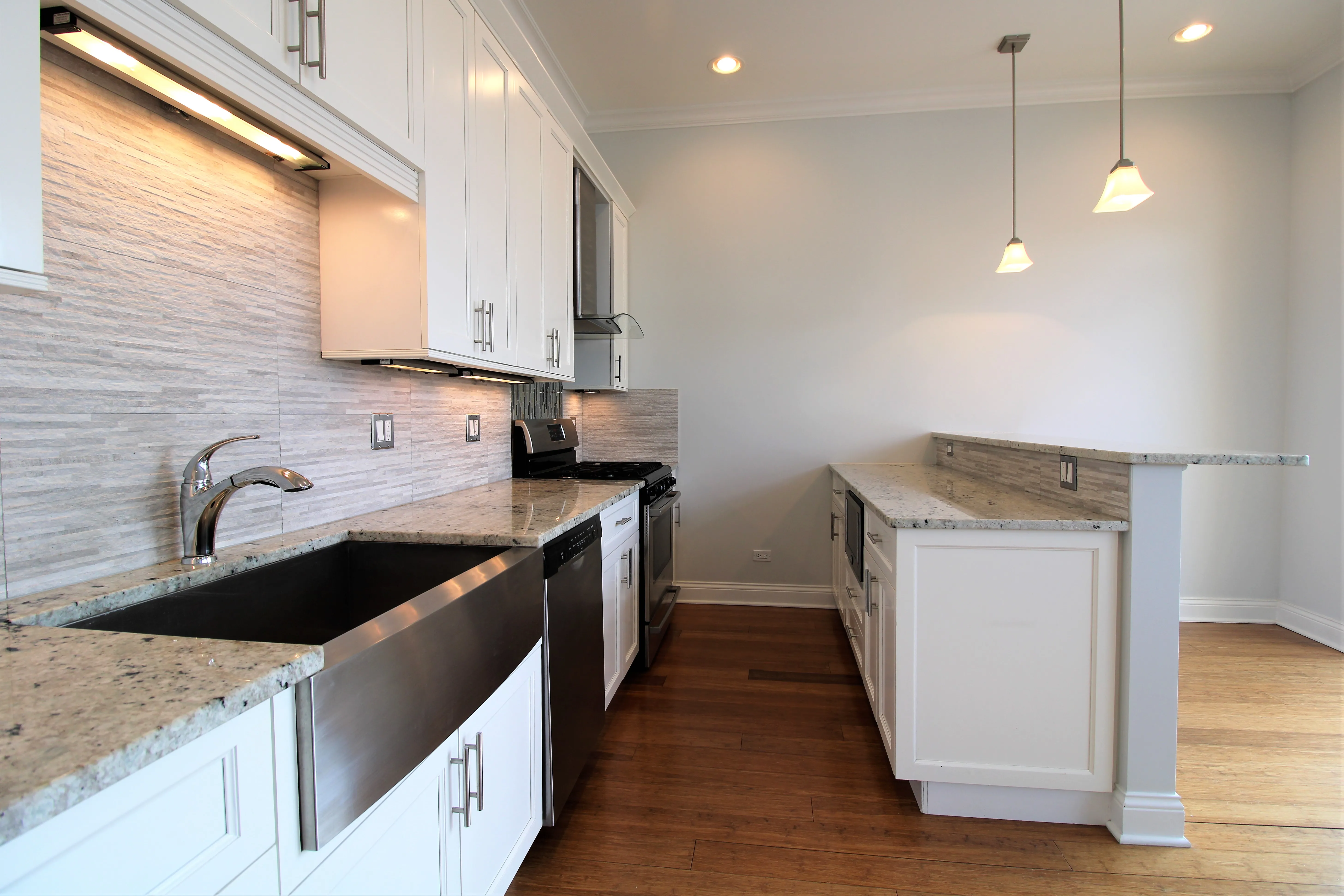 luxury kitchen at Warren Ashland Place Apartments in the West Loop Chicago