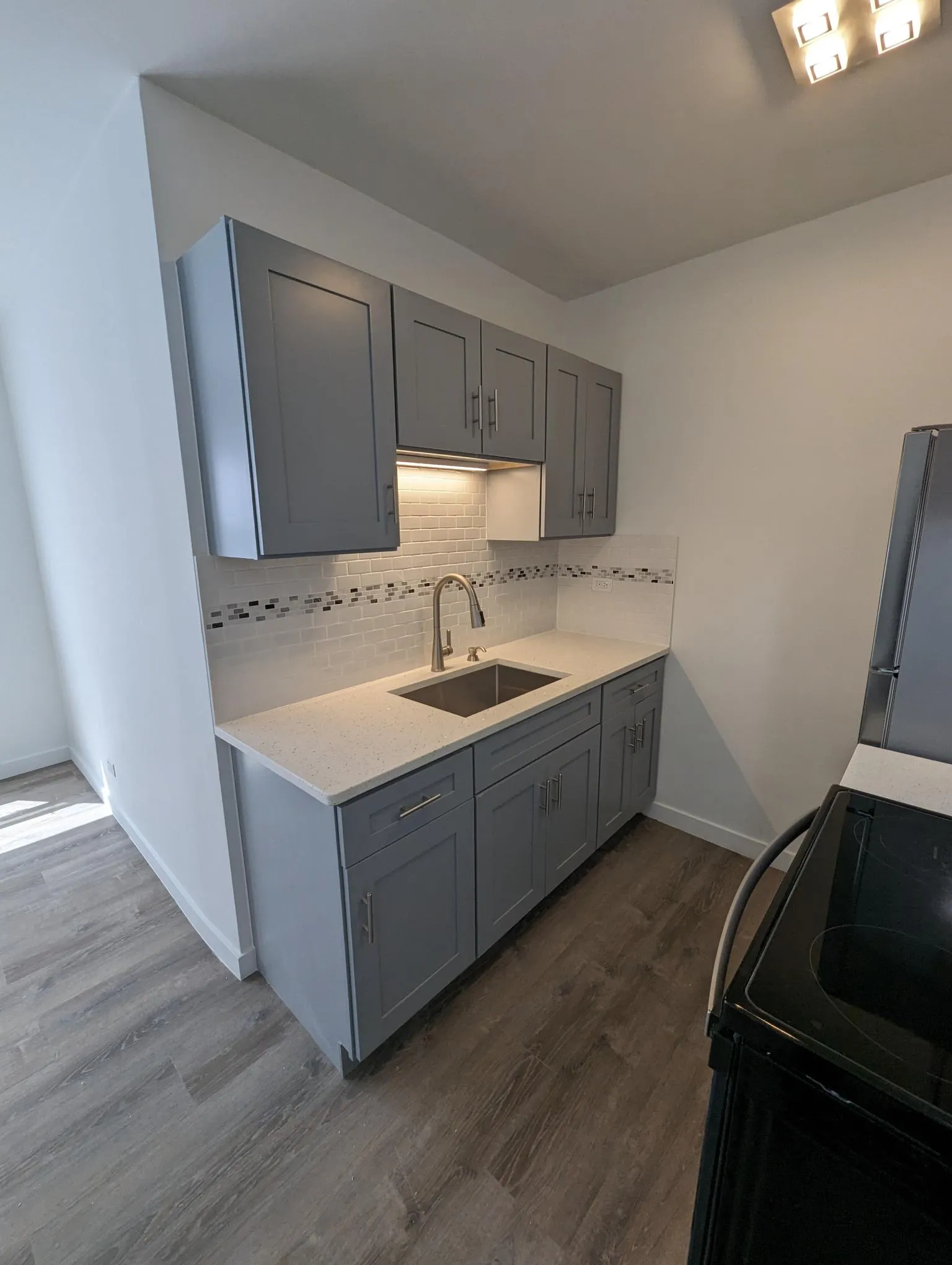 5726 N Winthrop Ave   60660 60660-unit#406-Chicago-IL