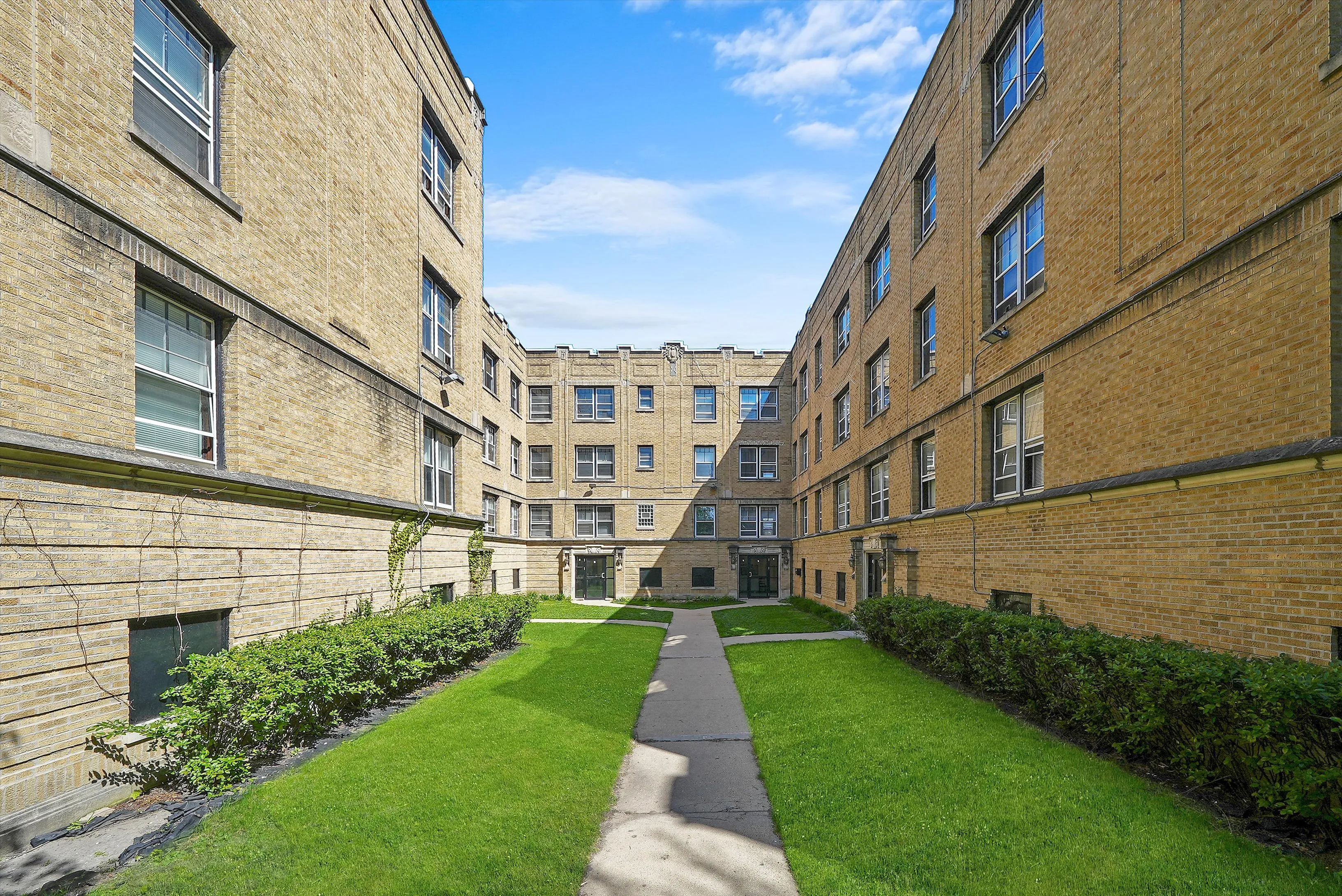 1716 W North Shore Ave   60626 60626-The Onyx on North Shore-Chicago-IL