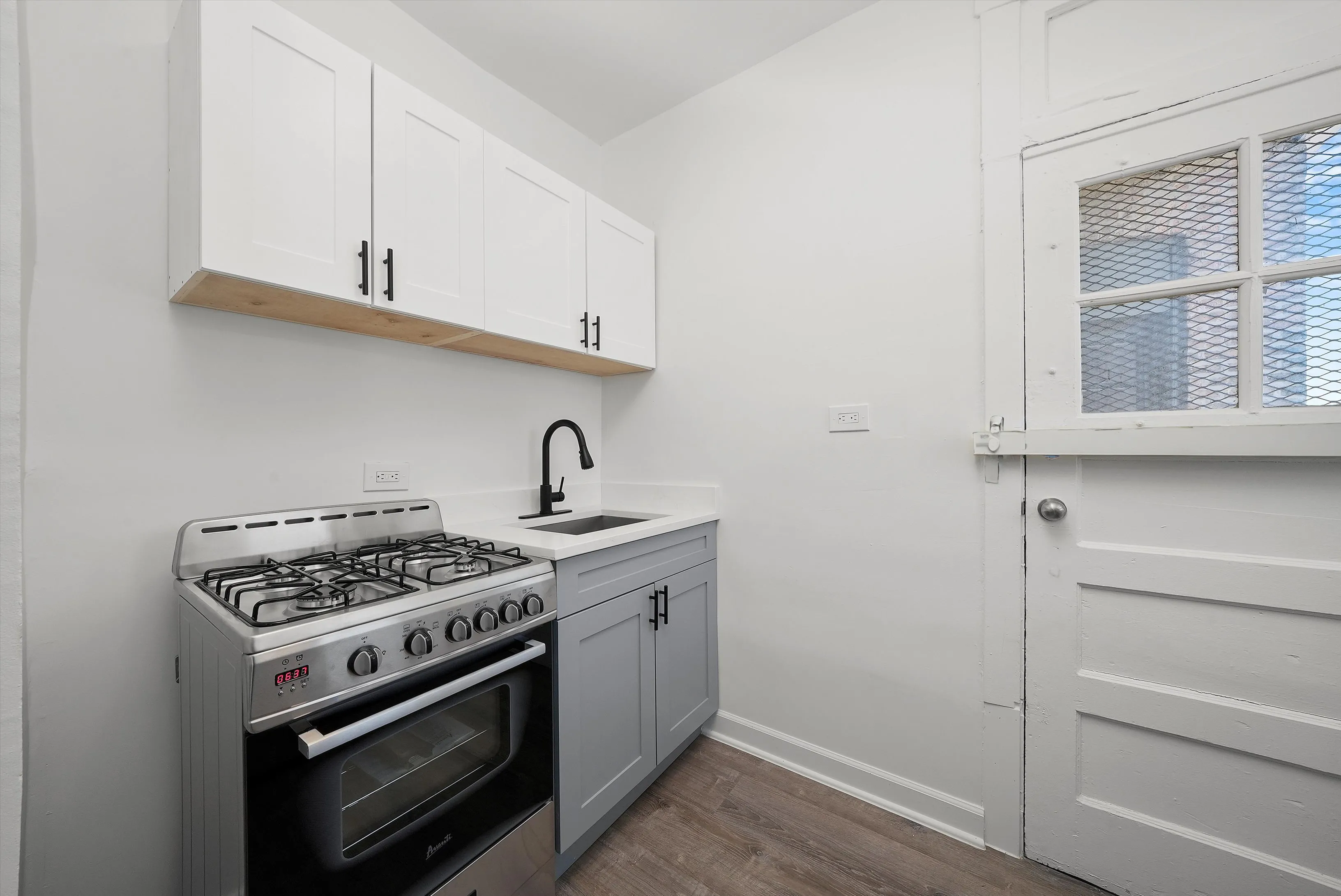 1716 W North Shore Ave   60626 60626-The Onyx on North Shore-Chicago-IL