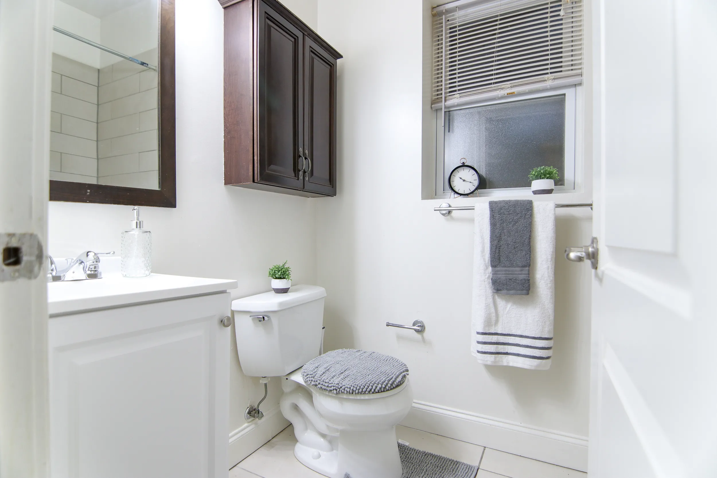 7340 N Hoyne Ave   60645 60645-The Onyx on Hoyne-Chicago-IL