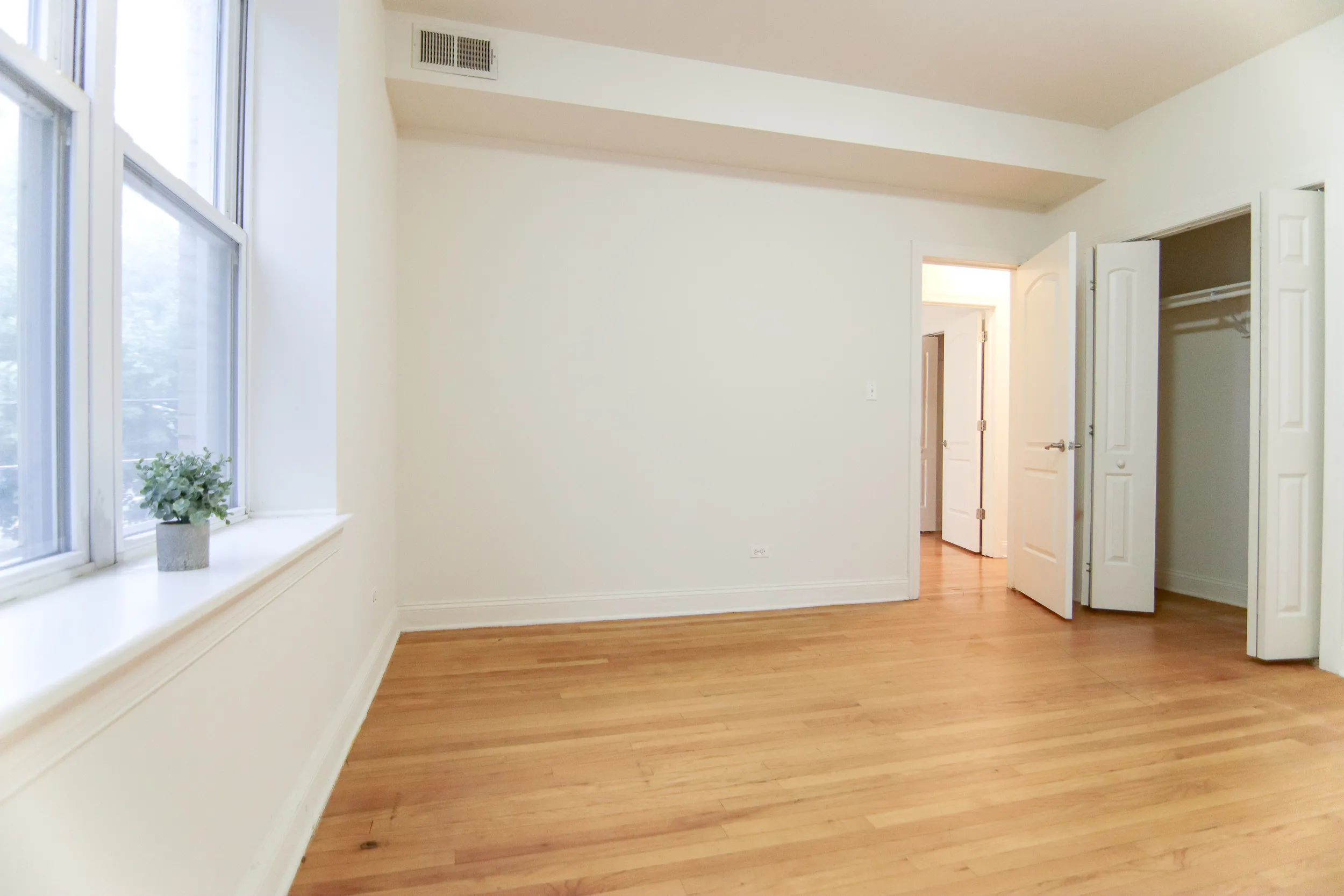 7340 N Hoyne Ave   60645 60645-The Onyx on Hoyne-Chicago-IL