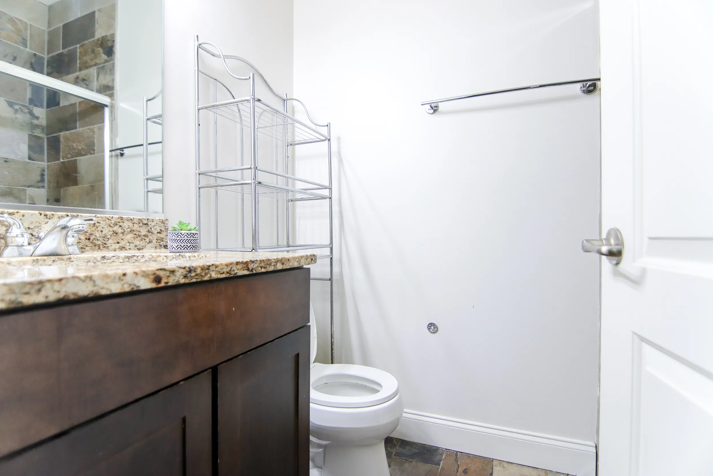 7340 N Hoyne Ave   60645 60645-The Onyx on Hoyne-Chicago-IL