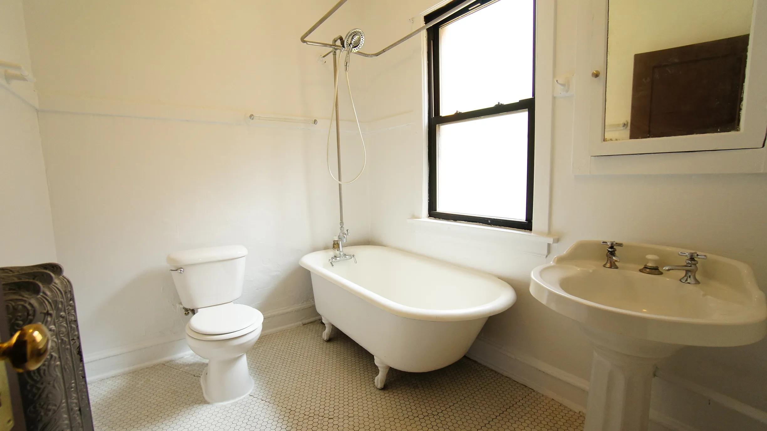 2418 N Sawyer Ave 60647 60647-unit#2E-Chicago-IL