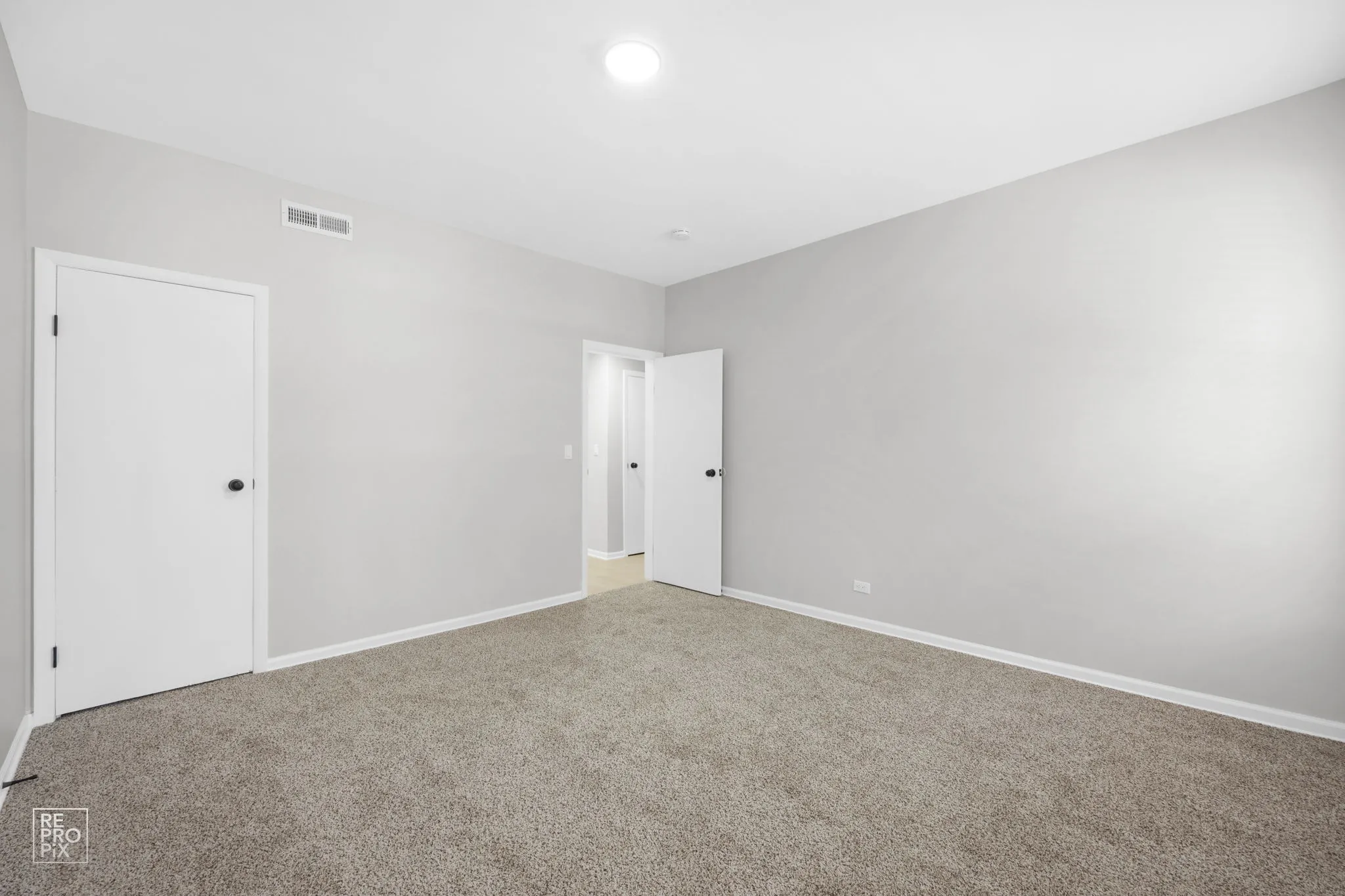 5047 S Champlain Ave   60615 60615-5047 S Champlain Ave-Chicago-IL