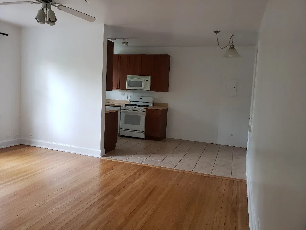 1435 W PRATT BLVD 60626-unit#2-Chicago-IL