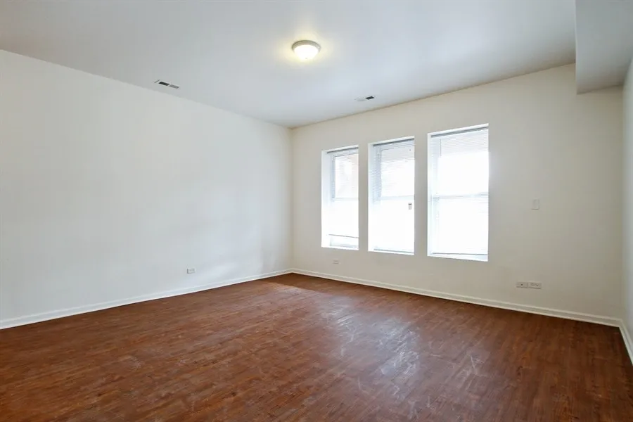 4820 S Michigan Ave   60615 60615-4820 S Michigan-Chicago-IL