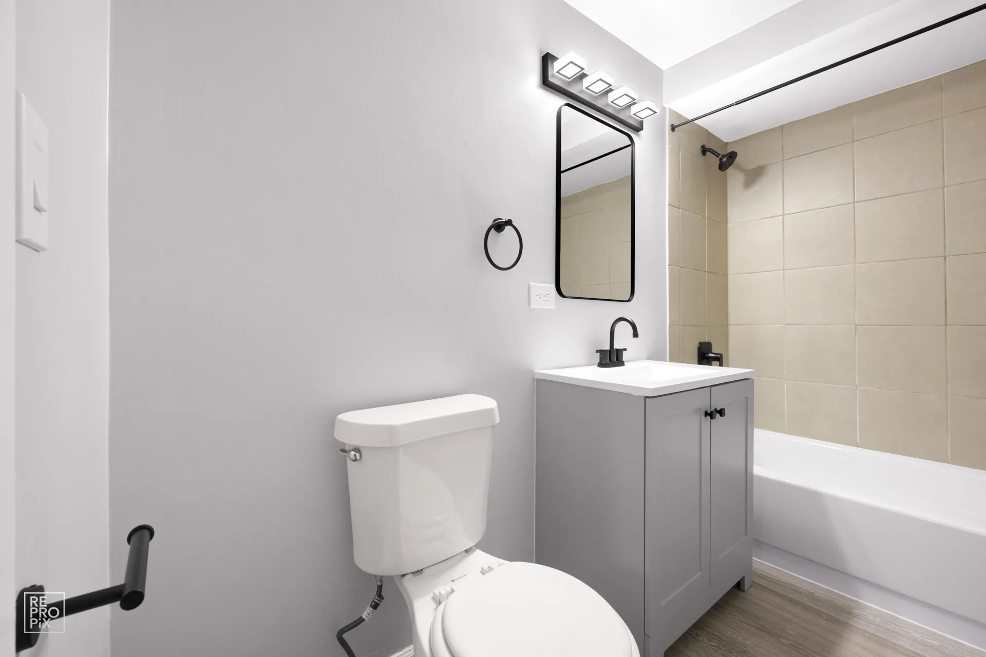 5032 S St Lawrence Ave 60615 60615-5032 S St Lawrence-Chicago-IL