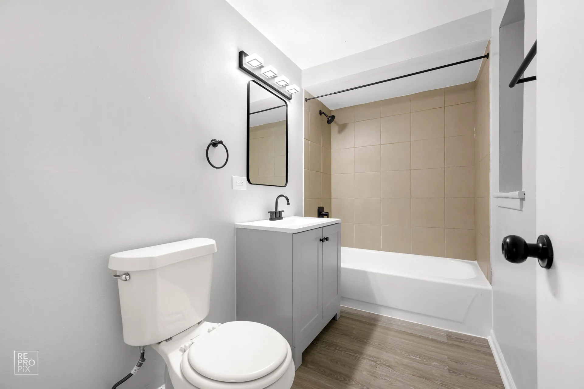 5032 S St Lawrence Ave 60615 60615-5032 S St Lawrence-Chicago-IL