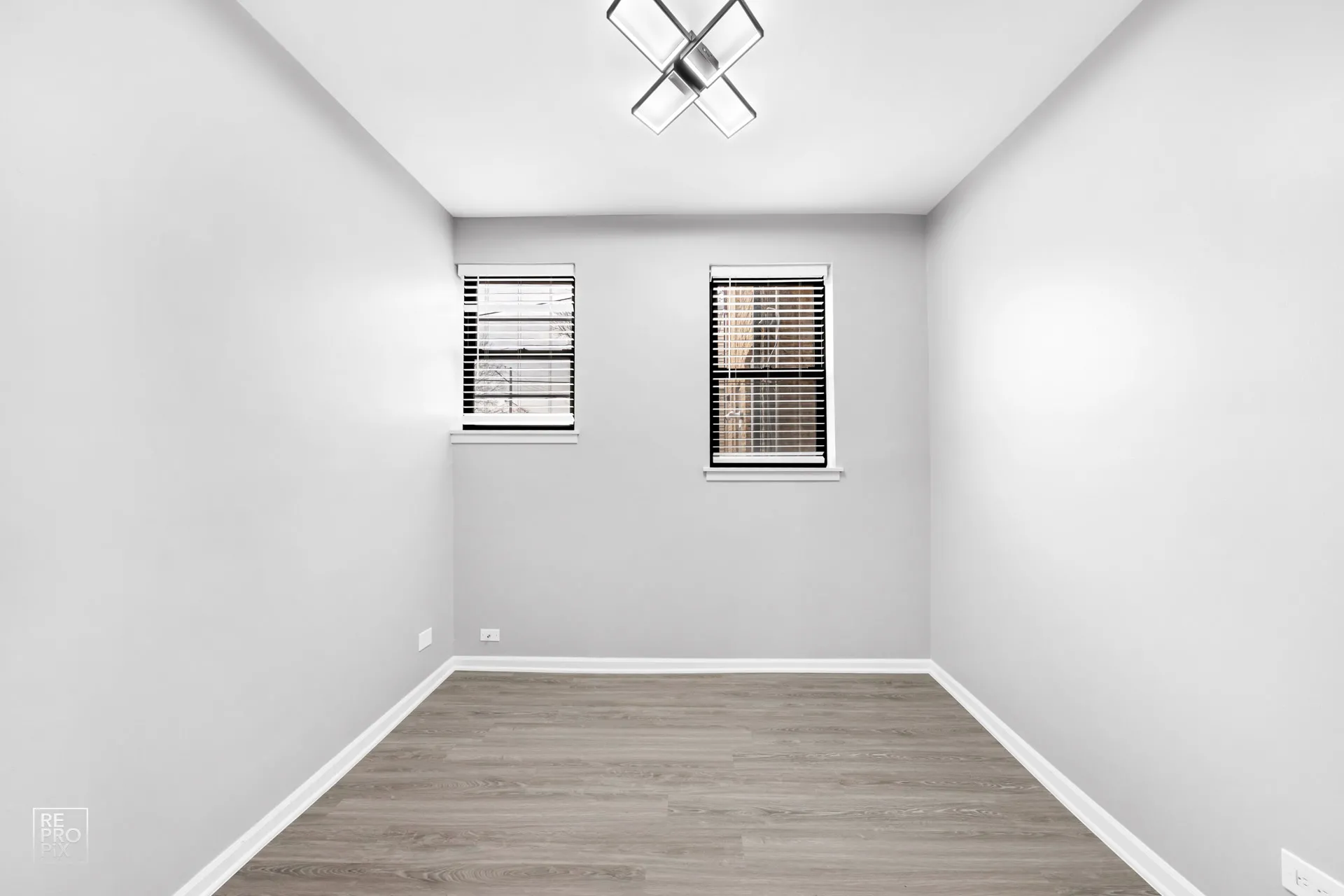 5015 S Champlain Ave   60615 60615-5015 S Champlain Ave-Chicago-IL