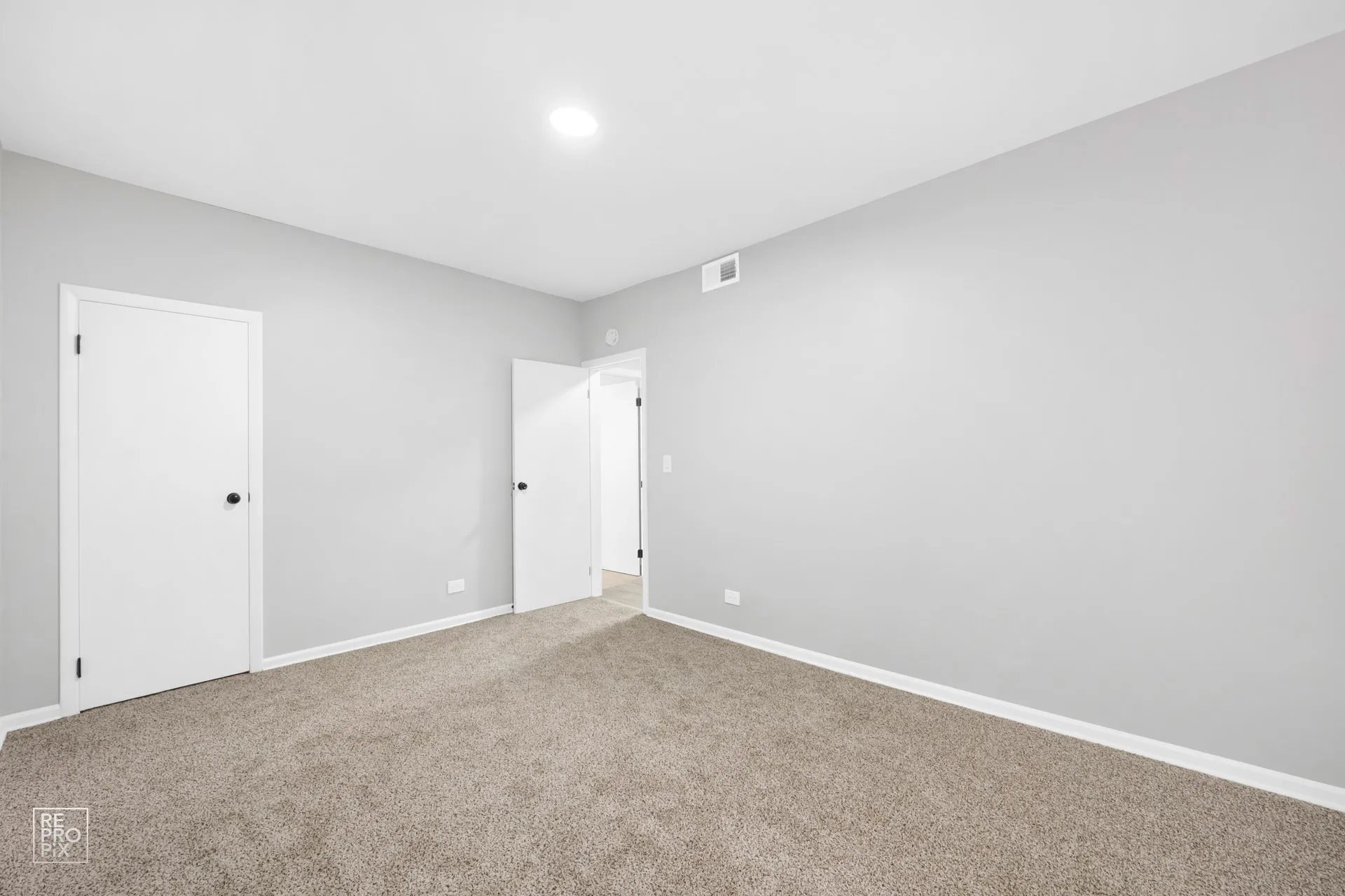 5015 S Champlain Ave   60615 60615-5015 S Champlain Ave-Chicago-IL