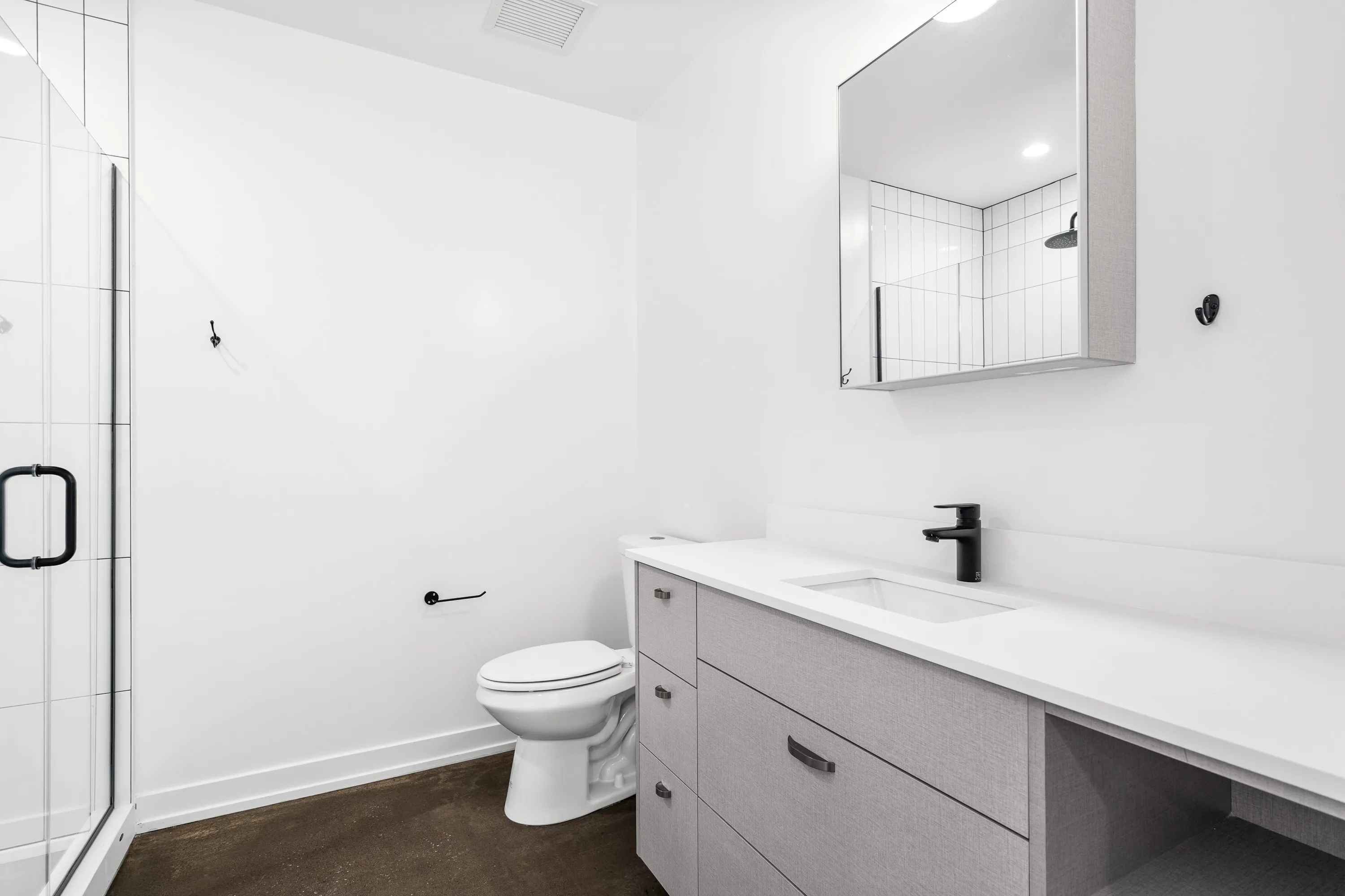 1135 W Winona St   60640 60640-The Sally-Chicago-IL