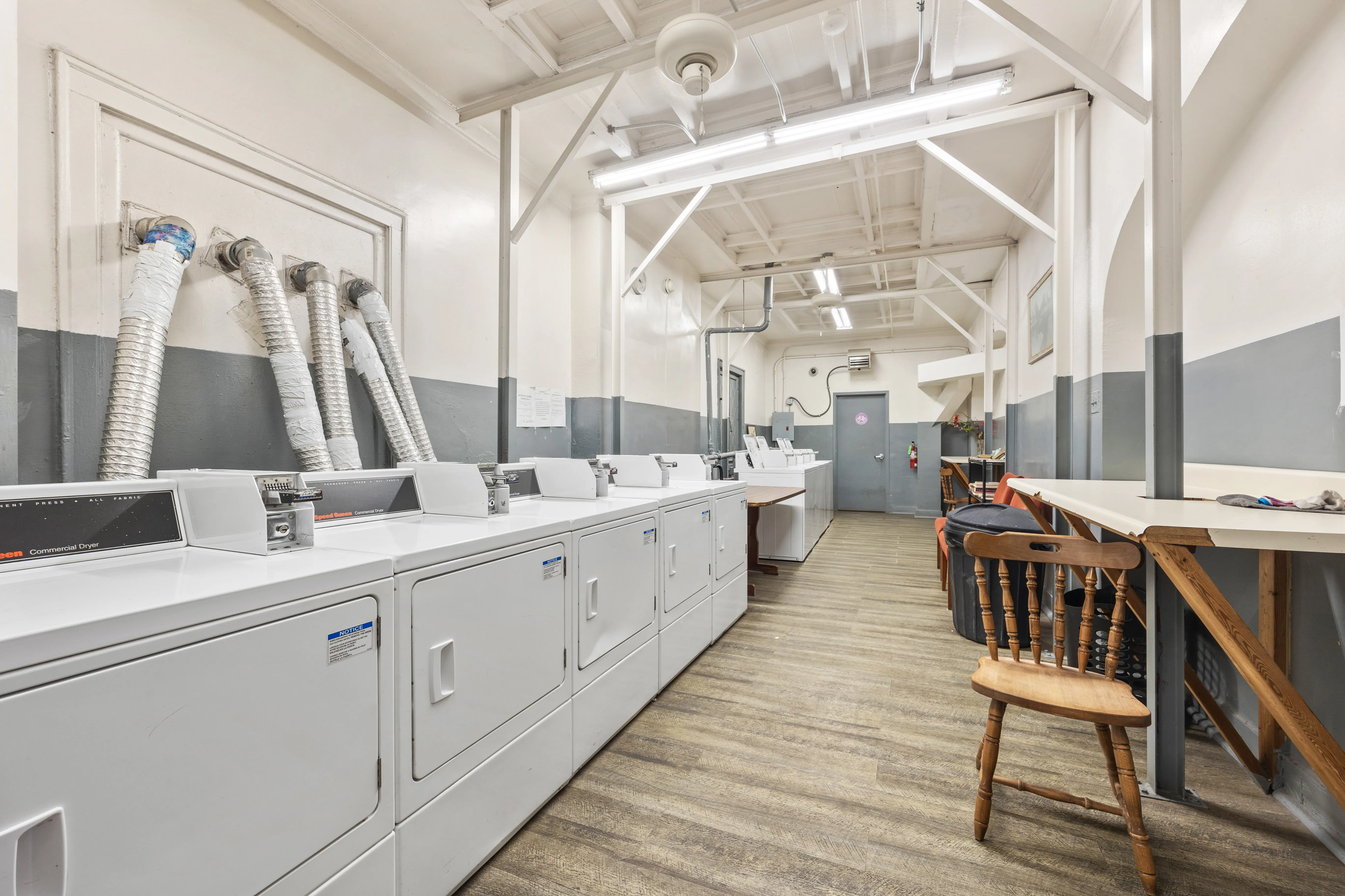 1055 W GRANVLE AVE 60660-Granville Apartments-unit#304A-Chicago-IL