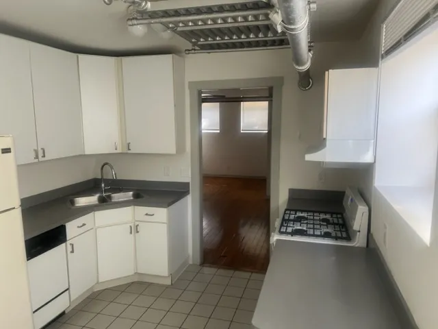 5042 N GLENWOOD AVE 60640-Glenwood Apartments-unit#GRDN-Chicago-IL