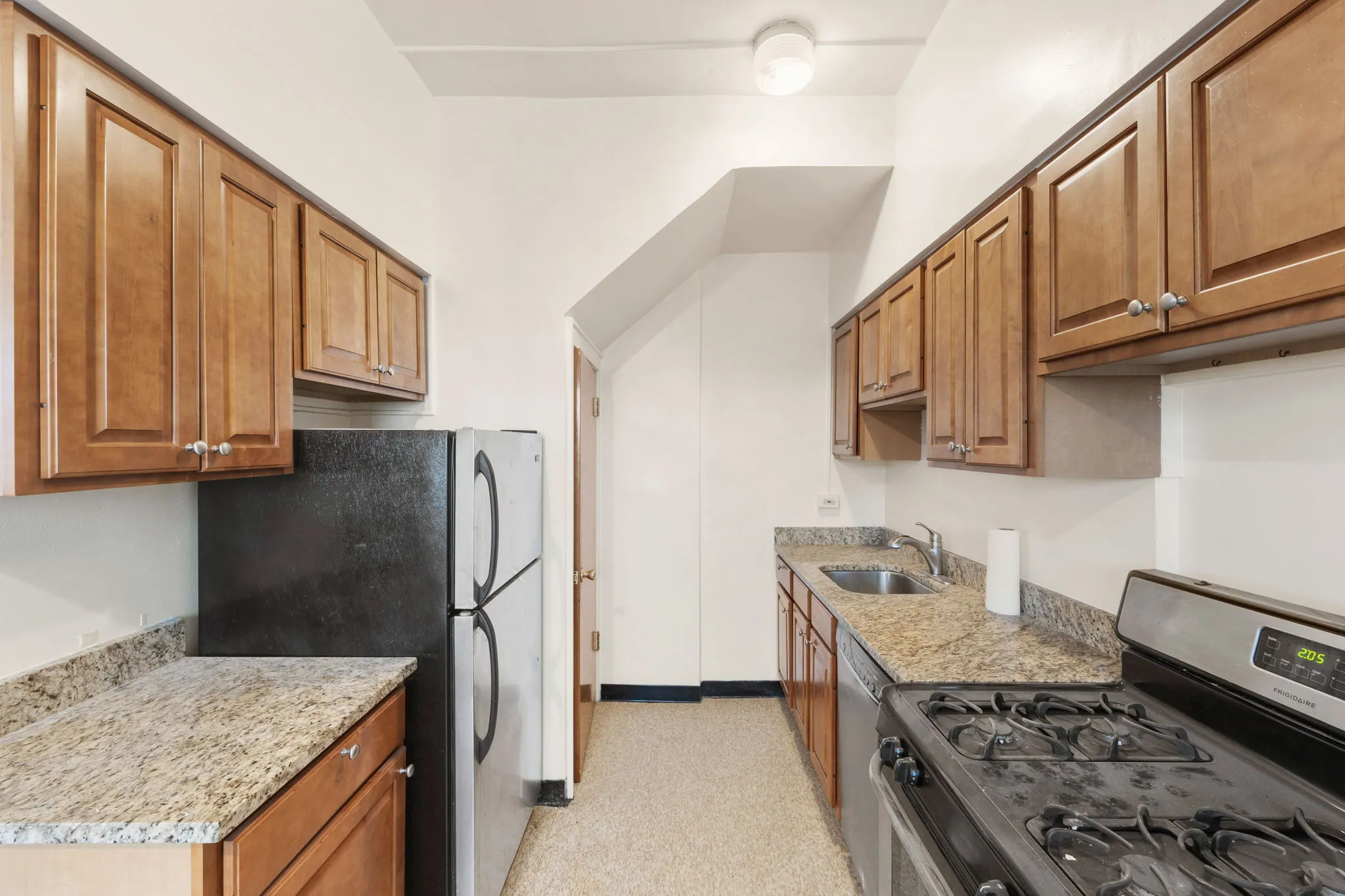1055 W GRANVLE AVE 60660-unit#A610-Chicago-IL