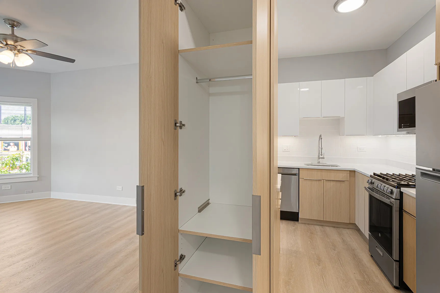 7600 N Sheridan Rd   60626 60626-The Howard Sheridan-Chicago-IL