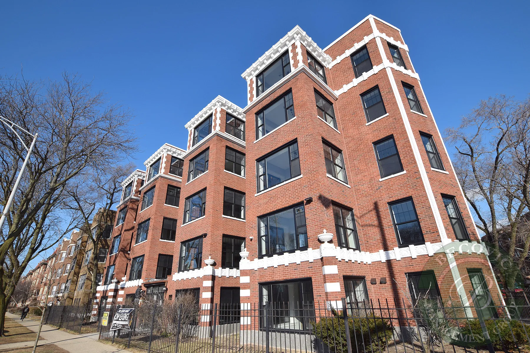 The Lakeside Terrace Apartments