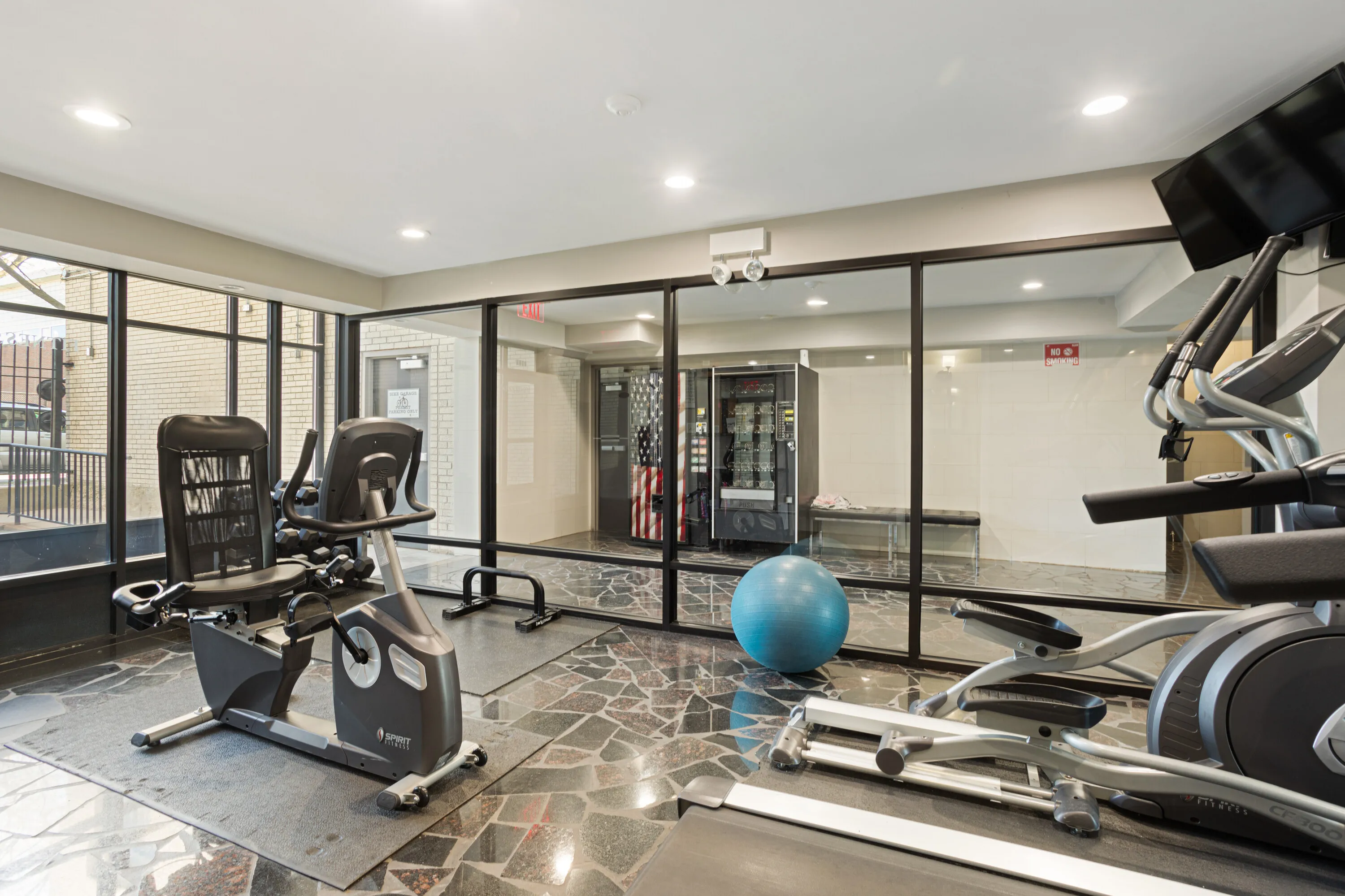 7616 N MARSHFIELD AVE 60626-The Marshfield on Howard-Chicago-IL