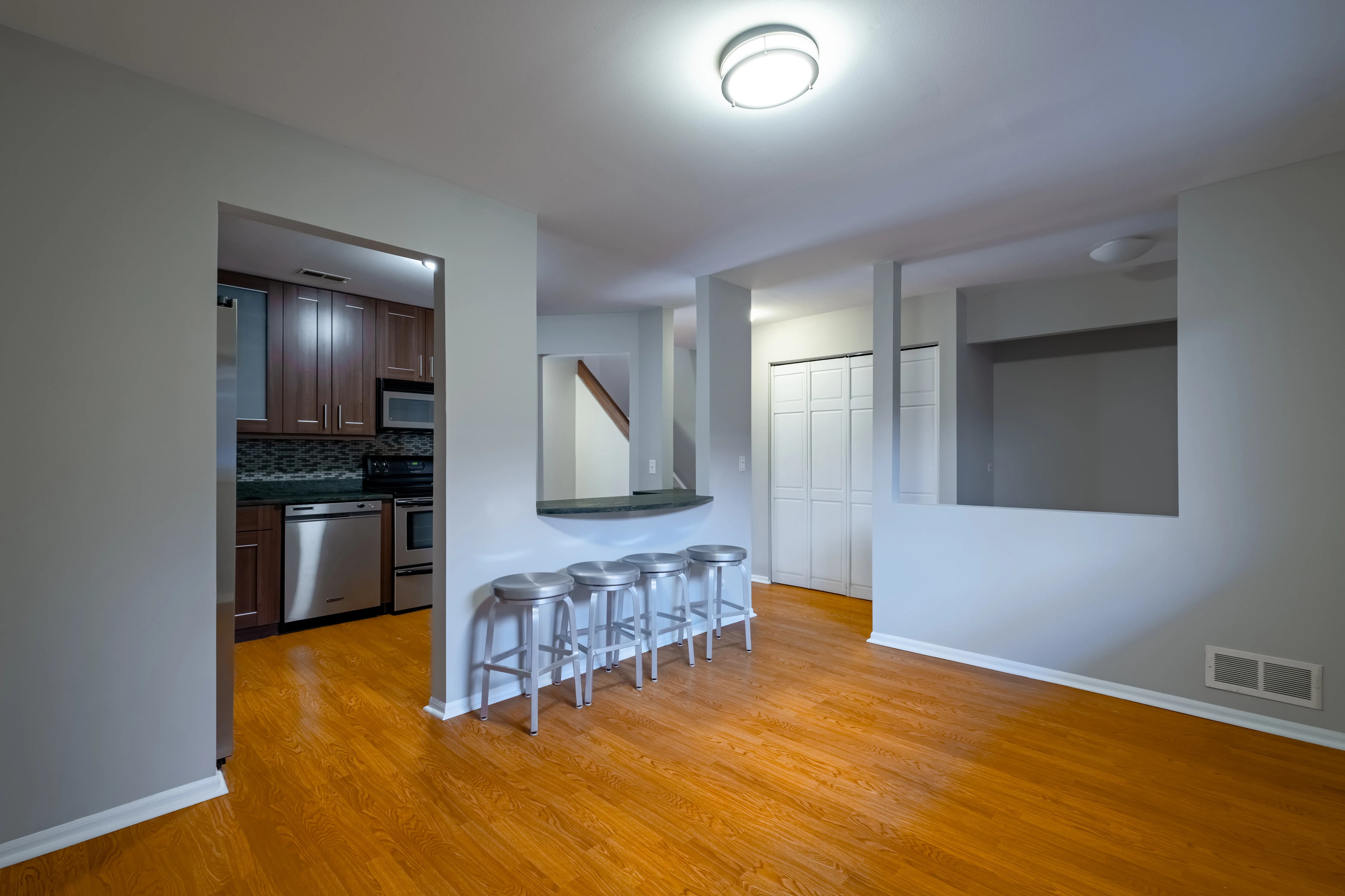 1330 N La Salle Dr 60610 60610-Chicago-IL