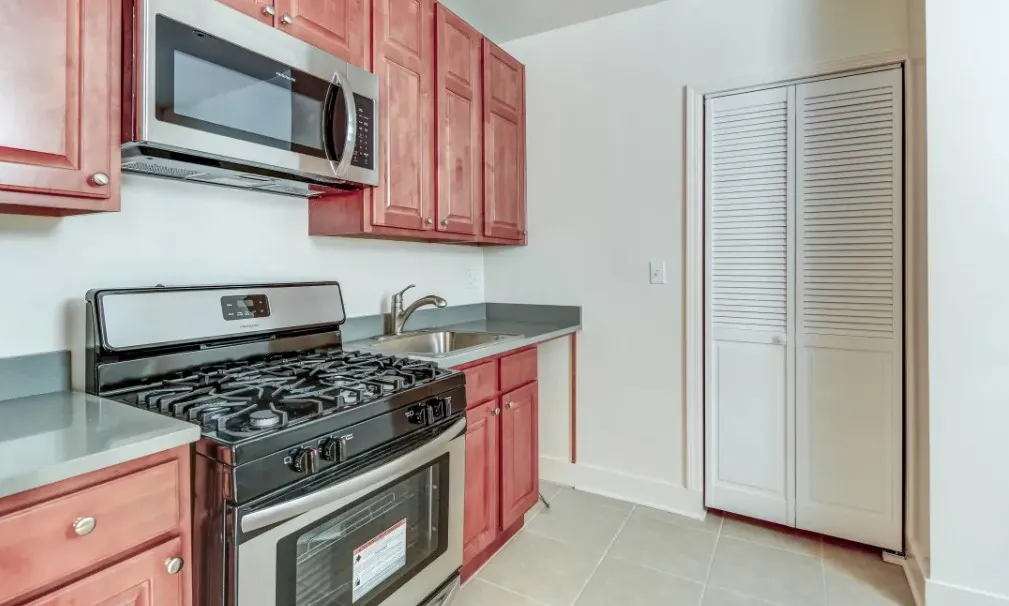 1642 W ESTES AVE 60626-unit#1-Chicago-IL