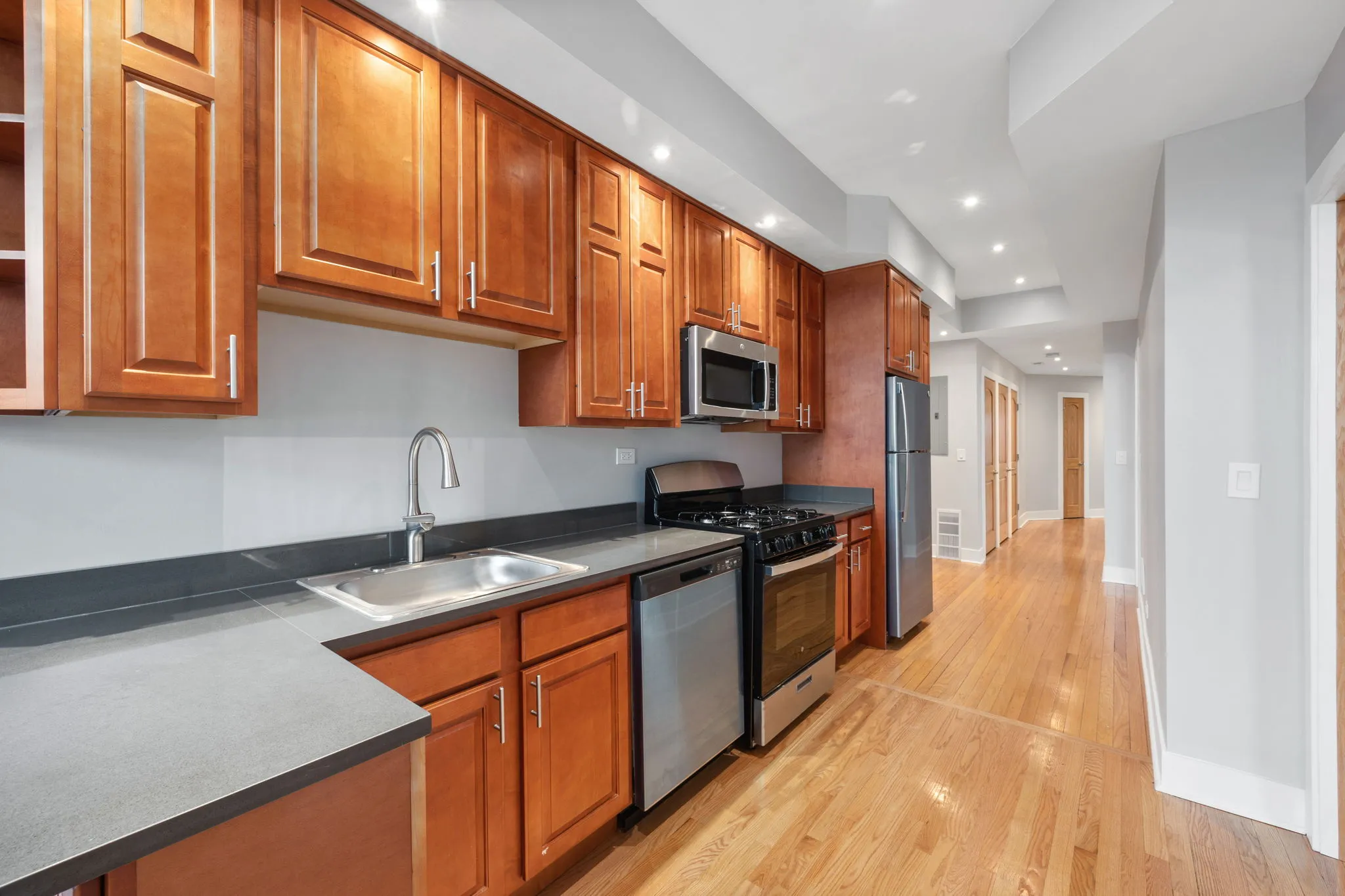 1702 W ESTES AVE 60626-unit#3-Chicago-IL