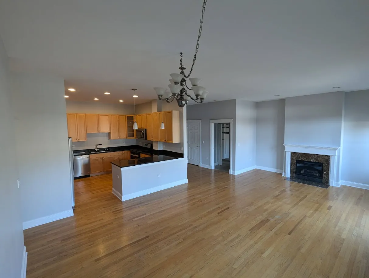 3755 N RACINE AVE 60613-Ballpark Condo-unit#2D-Chicago-IL