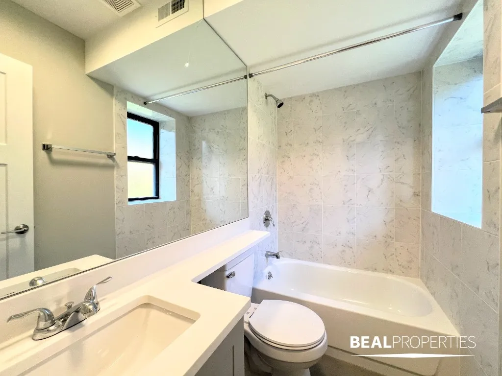 1139 Oak Ave   60202 60202-Evanston-IL