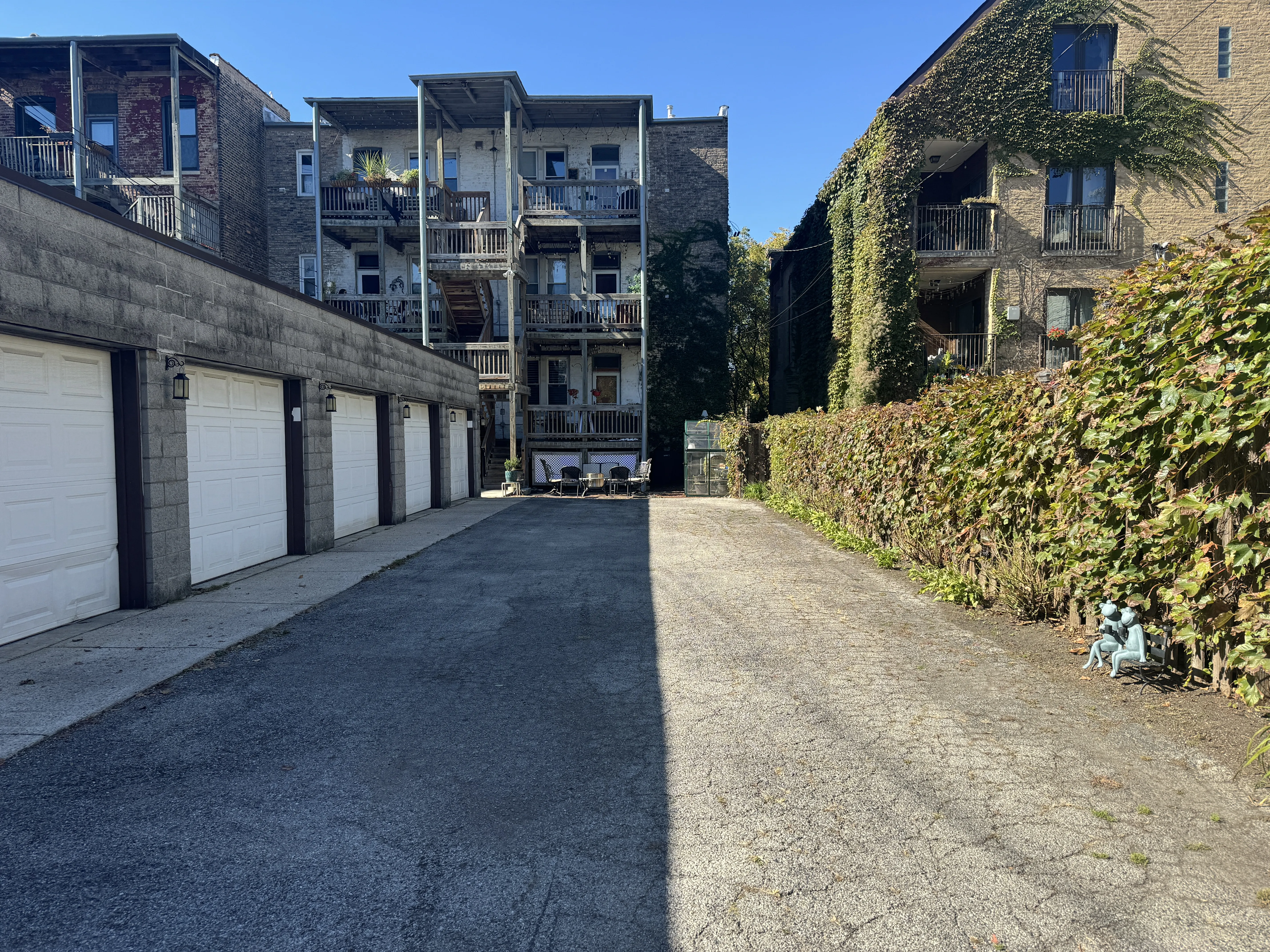 1539 N LEAVITT ST 60622-1820-CHICAGO-IL