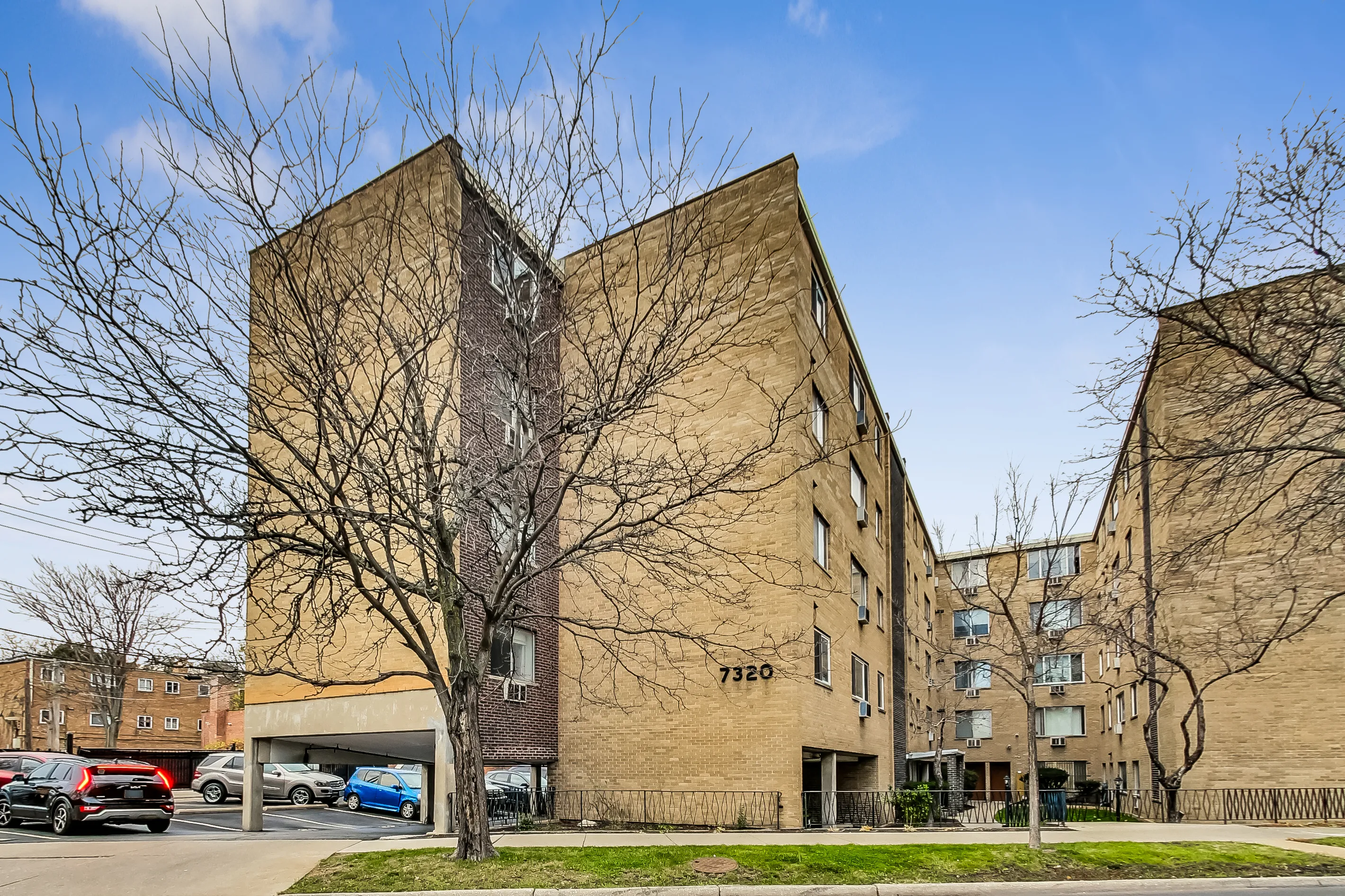 7320 N Rogers Ave 60626 60626-unit#412-Chicago-IL