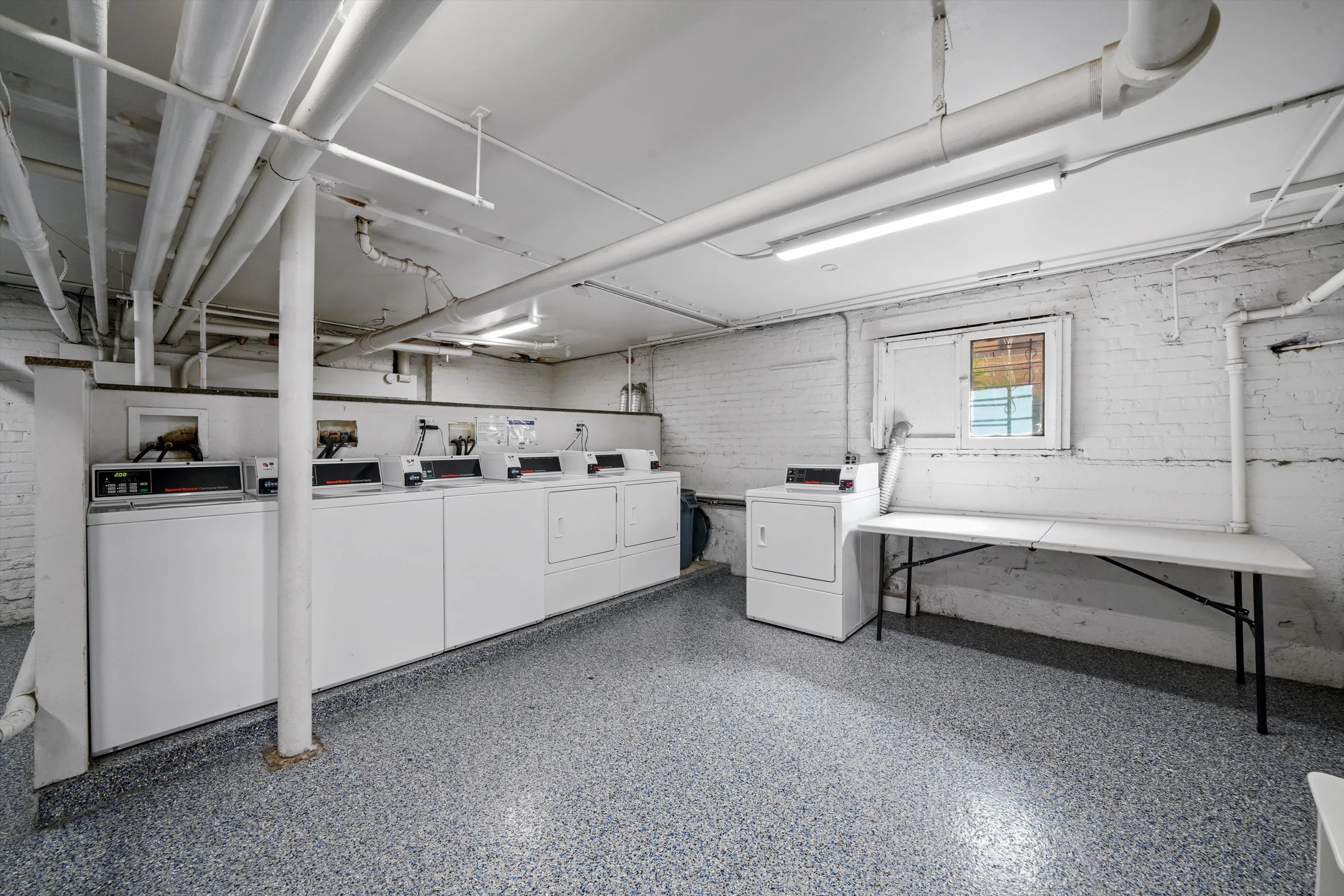 2647 N Spaulding Ave   60647 60647-unit#2W-Chicago-IL