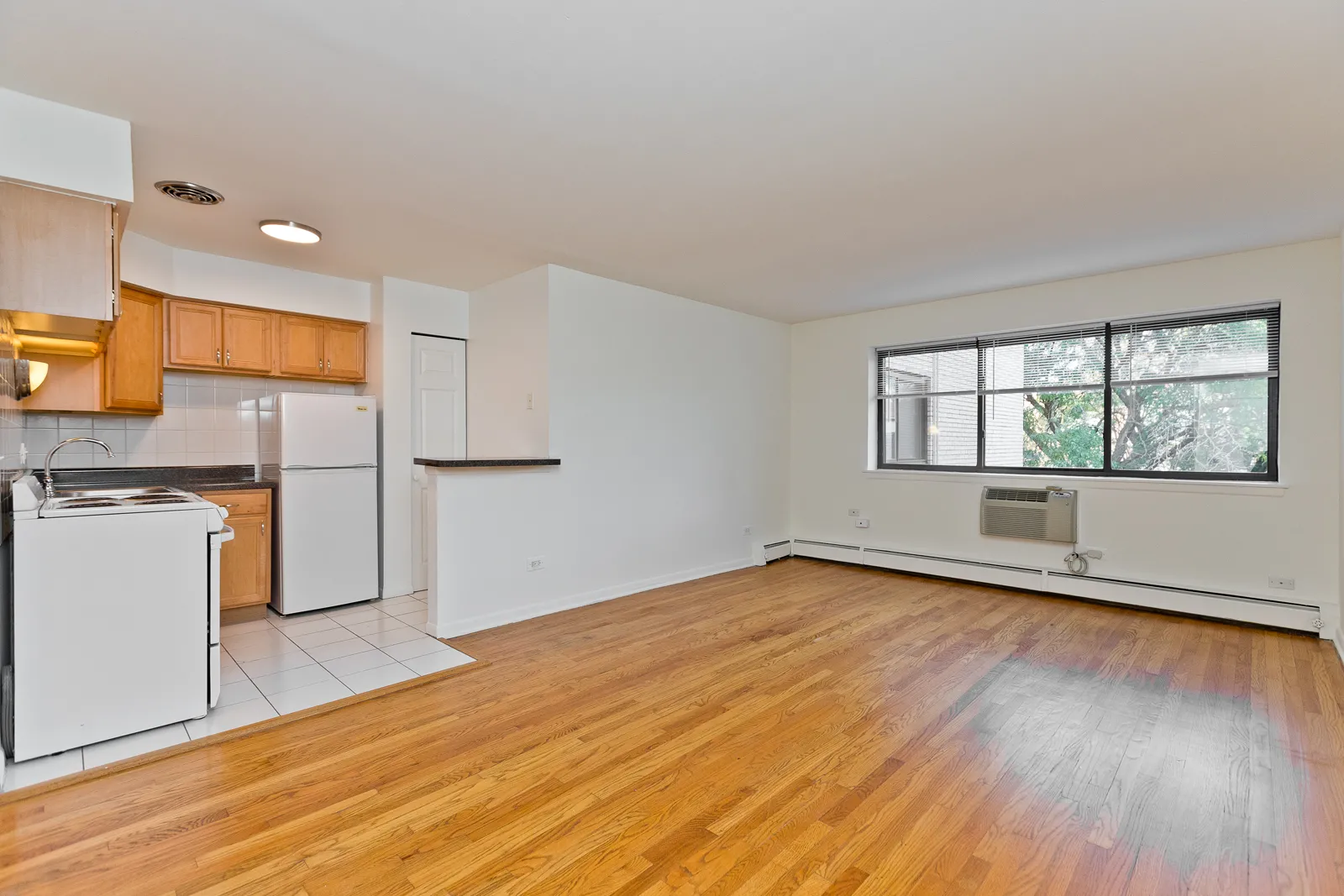 1022 W Catalpa Ave 60640 60640-Catalpa Vista Apartments-unit#411-Chicago-IL