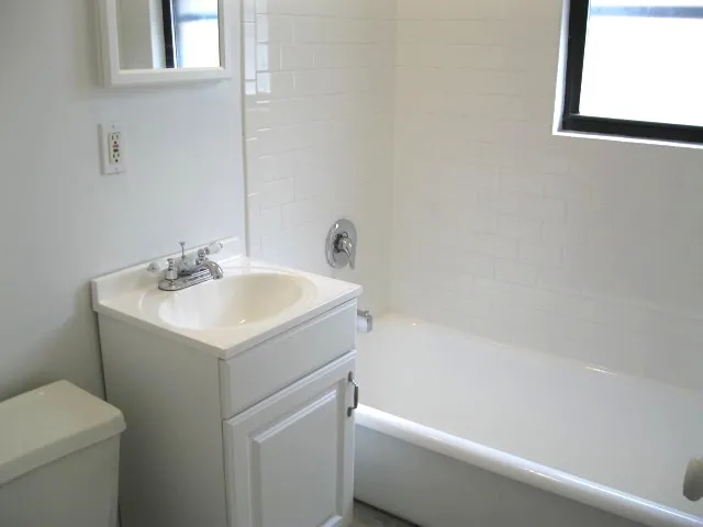 2647 N Spaulding Ave   60647 60647-unit#2W-Chicago-IL