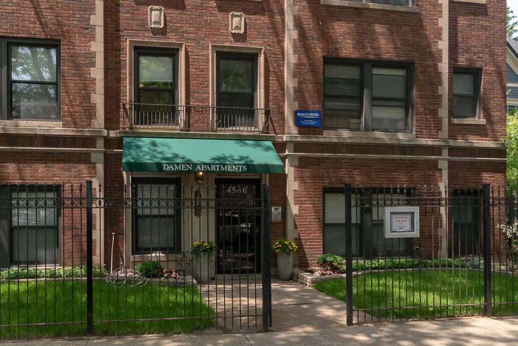 4546 N DAMEN AVE 60625-4546 North Damen-Chicago-IL