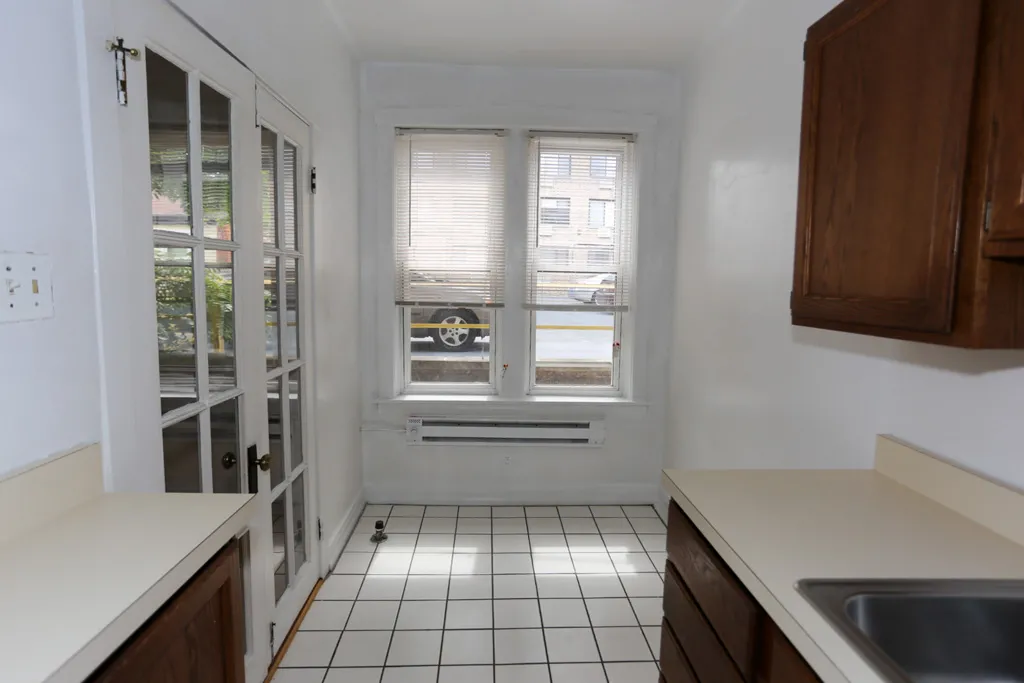 511 West Melrose Apartments