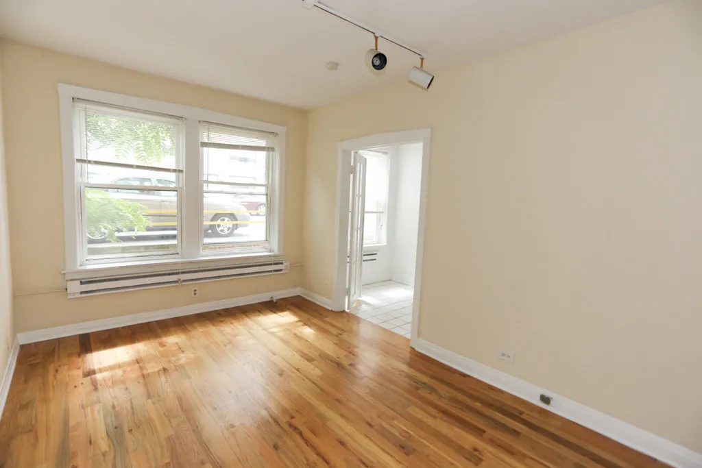 511 West Melrose Apartments