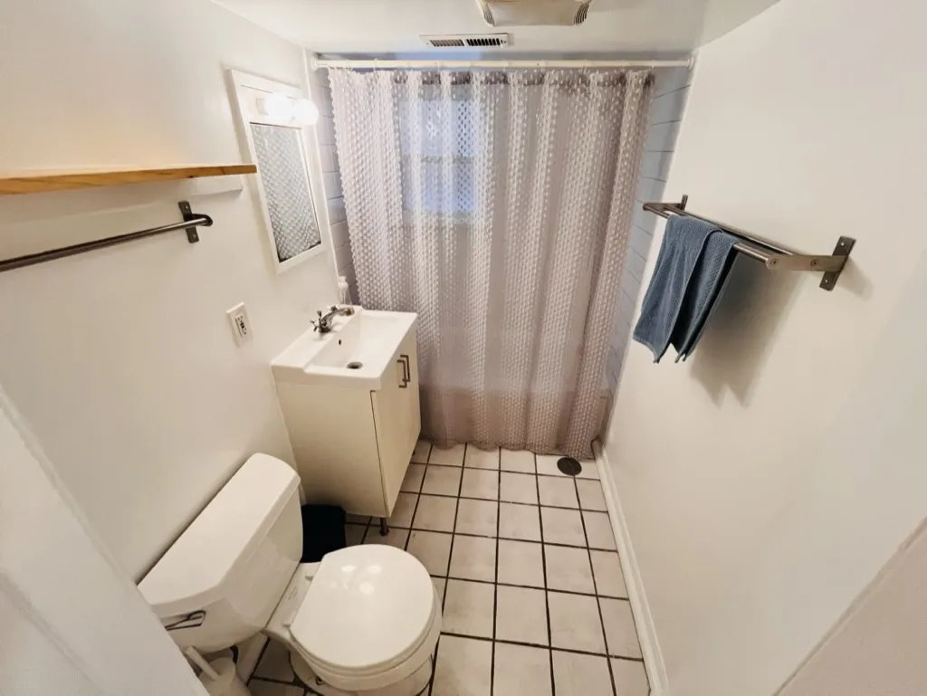 2507 W AINSLIE ST 60625-Short Term Lease-unit#GARDN-Chicago-IL