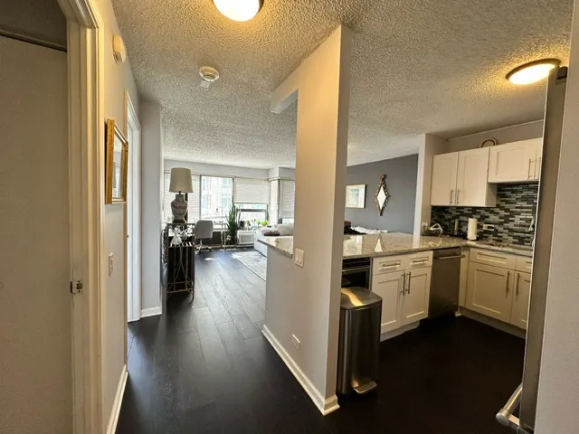 30 E Huron St   60611 60611-unit#3706-Chicago-IL