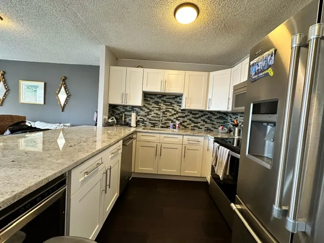 30 E Huron St   60611 60611-unit#3706-Chicago-IL