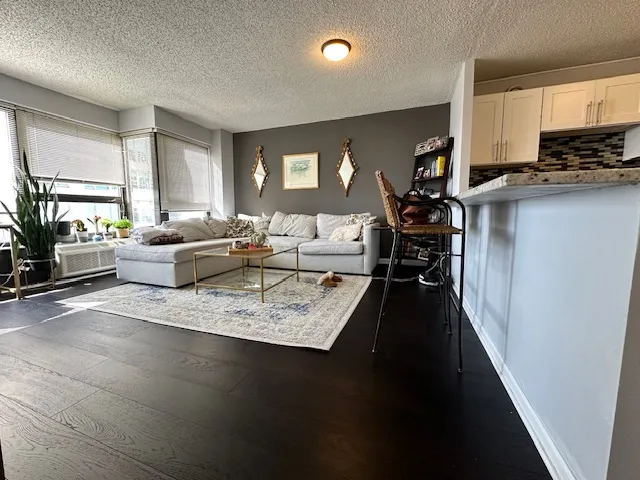 30 E Huron St   60611 60611-unit#3706-Chicago-IL