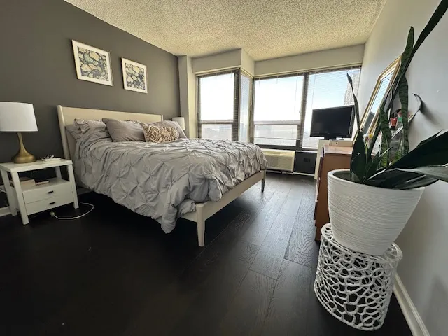 30 E Huron St   60611 60611-unit#3706-Chicago-IL