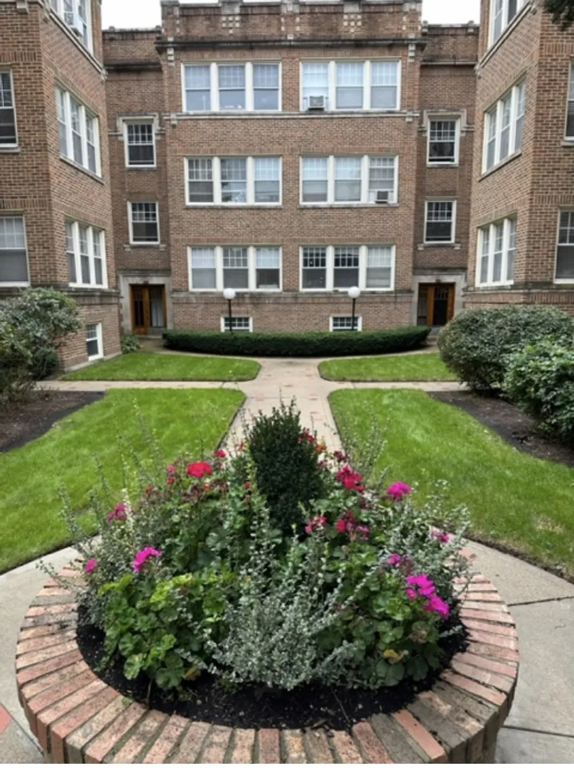 5648 N Ridge Ave 60660 60660-unit#1E-Chicago-IL