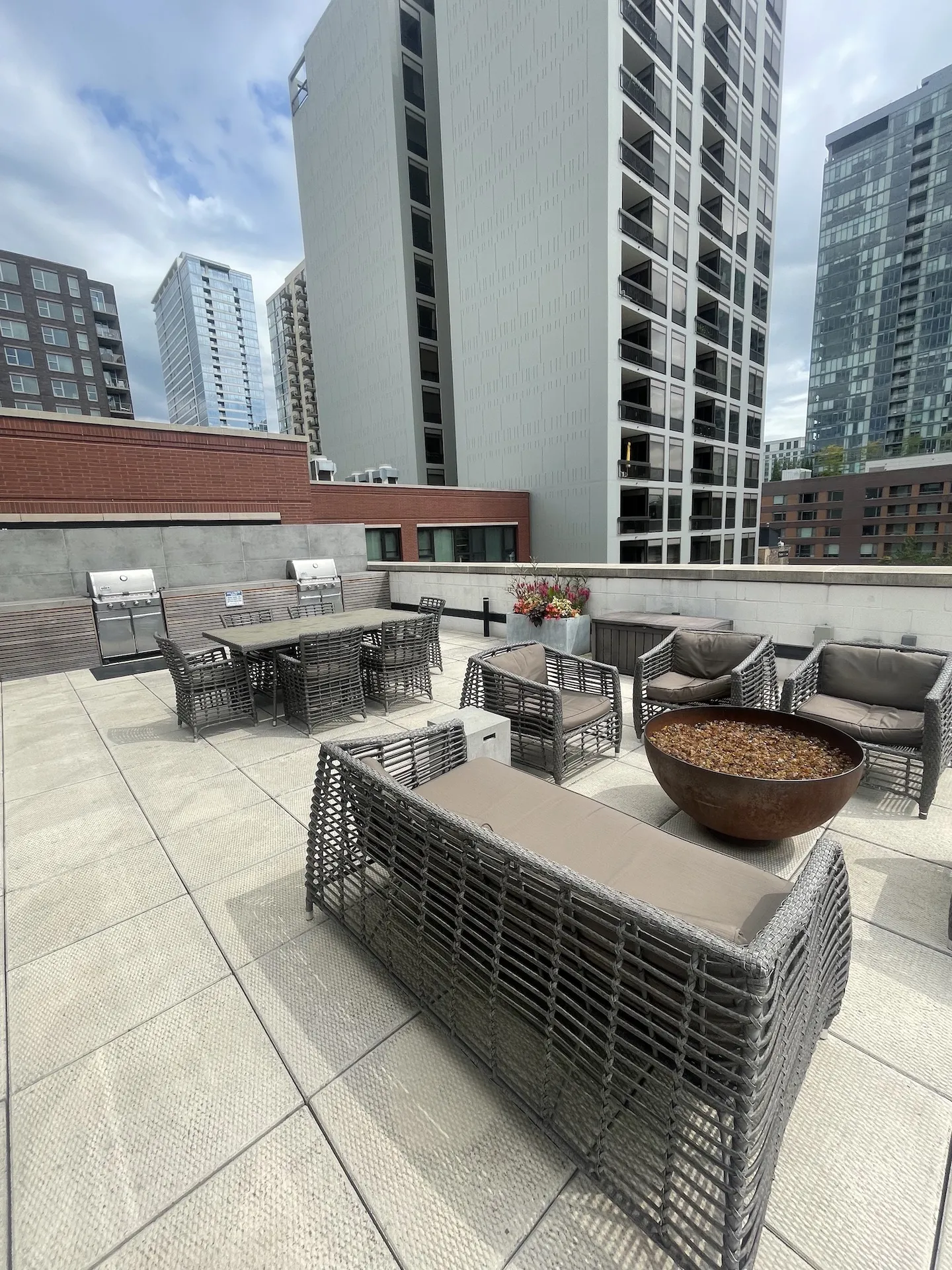 211 W Scott St 60610 60610-unit#410-Chicago-IL