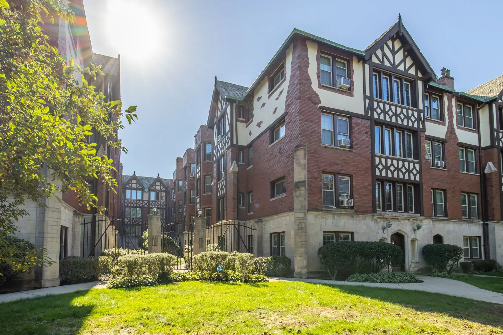 1641 W Touhy Ave 60626 60626-unit#1N-Chicago-IL