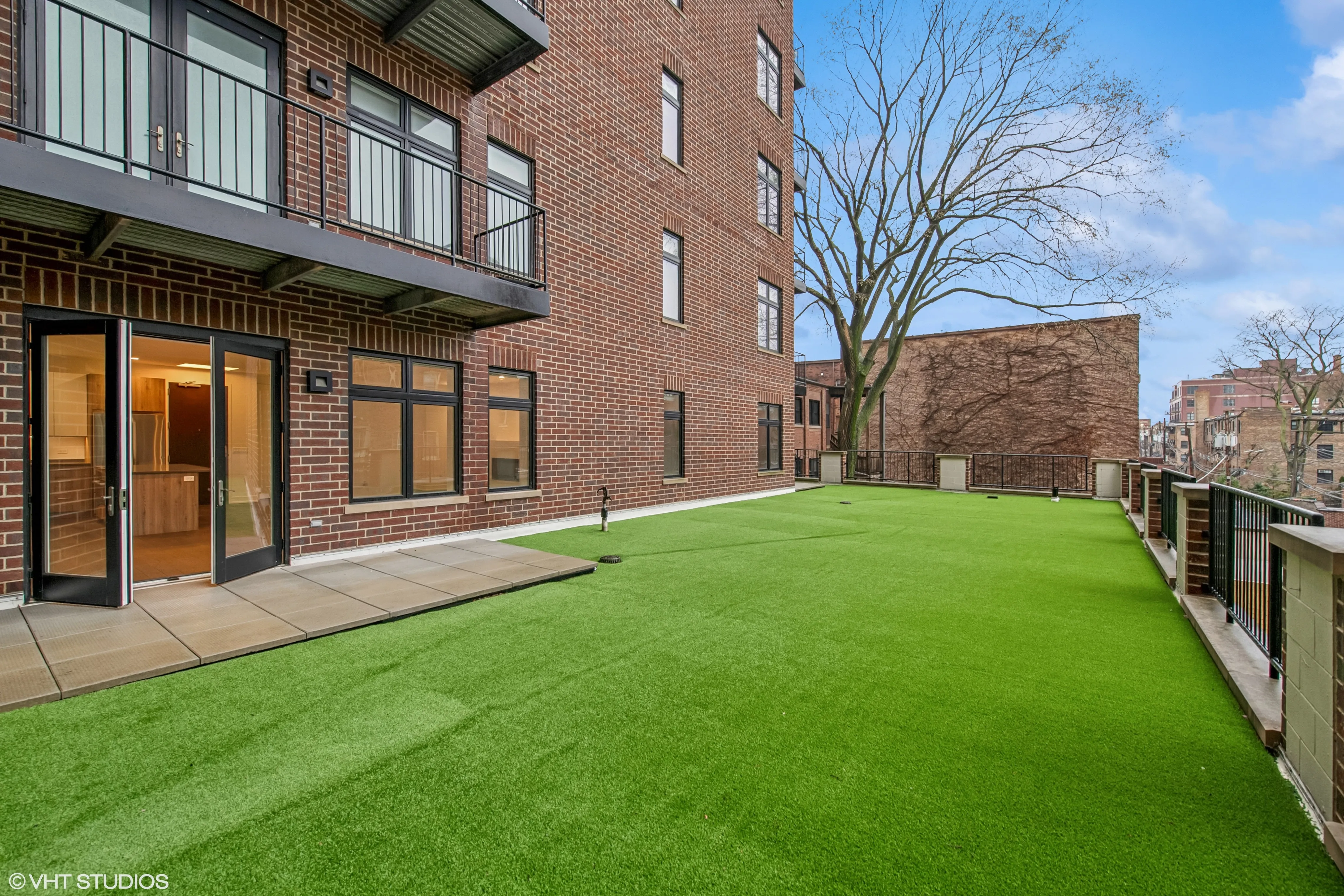 Living room at Melrose on the Lake Apartments in Lakeview, Chicago